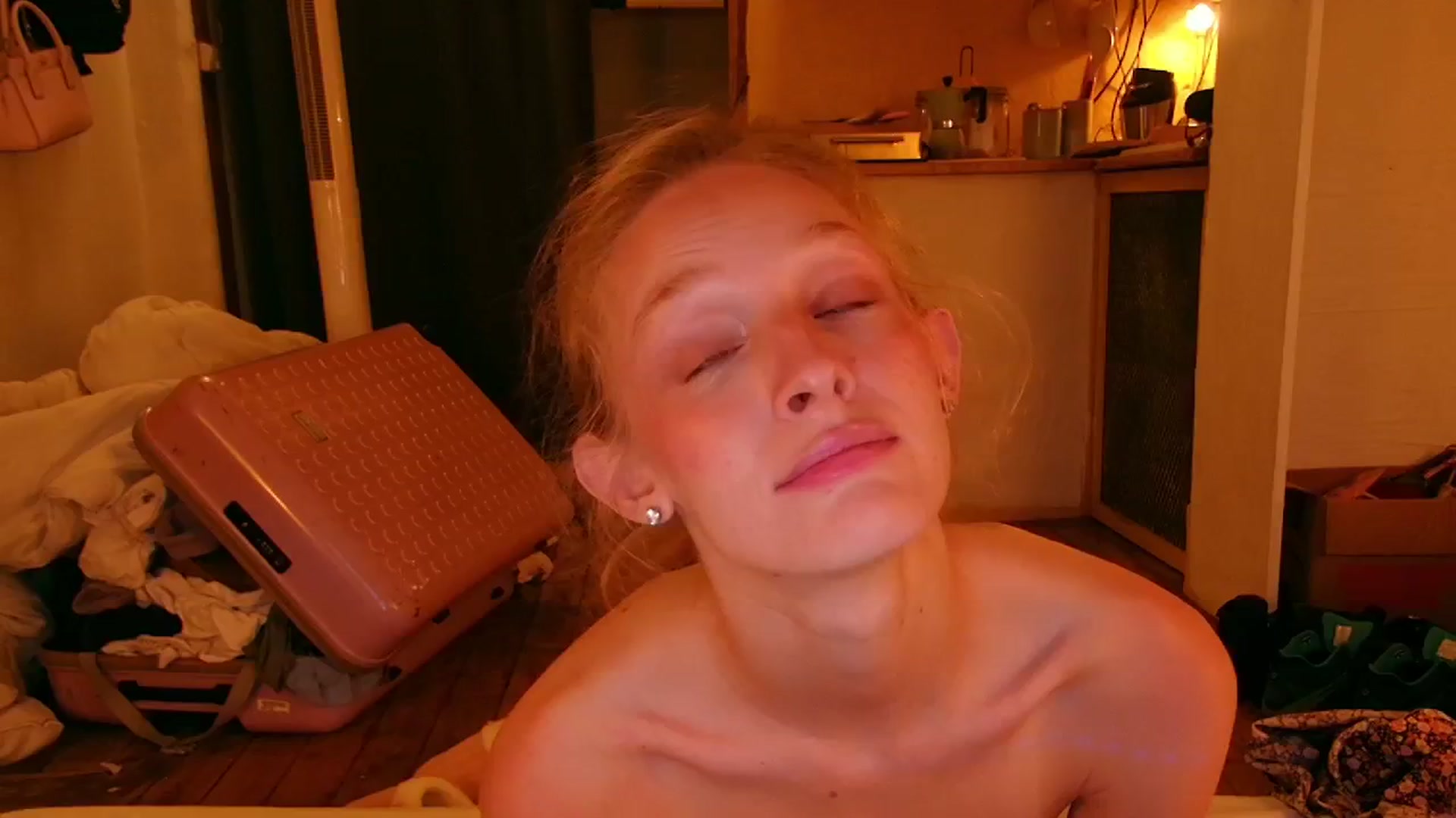 Gallery image thumbnail from Kinkywander's myfreecams stream on, 07/28/2024, 20:36 image 15 of 20
