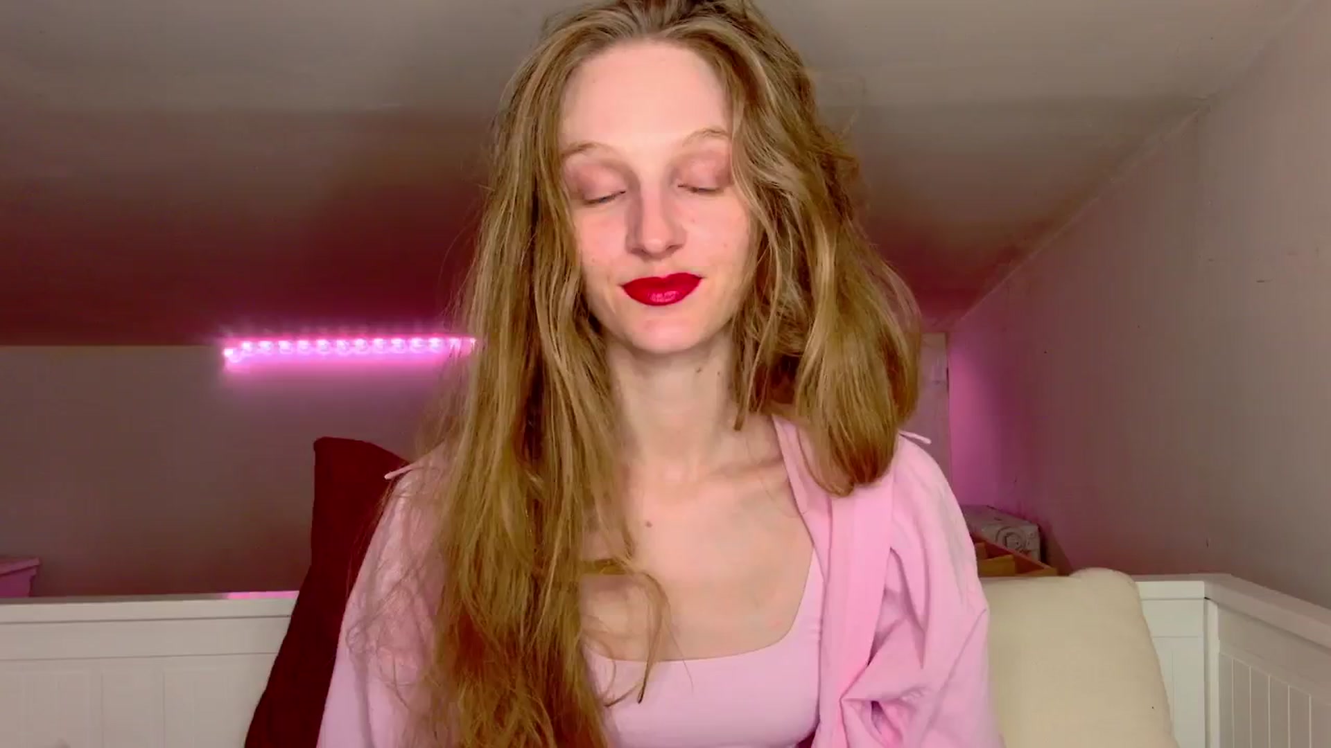 Gallery image thumbnail from Kinkywander's myfreecams stream on, 08/04/2024, 20:27 image 4 of 20