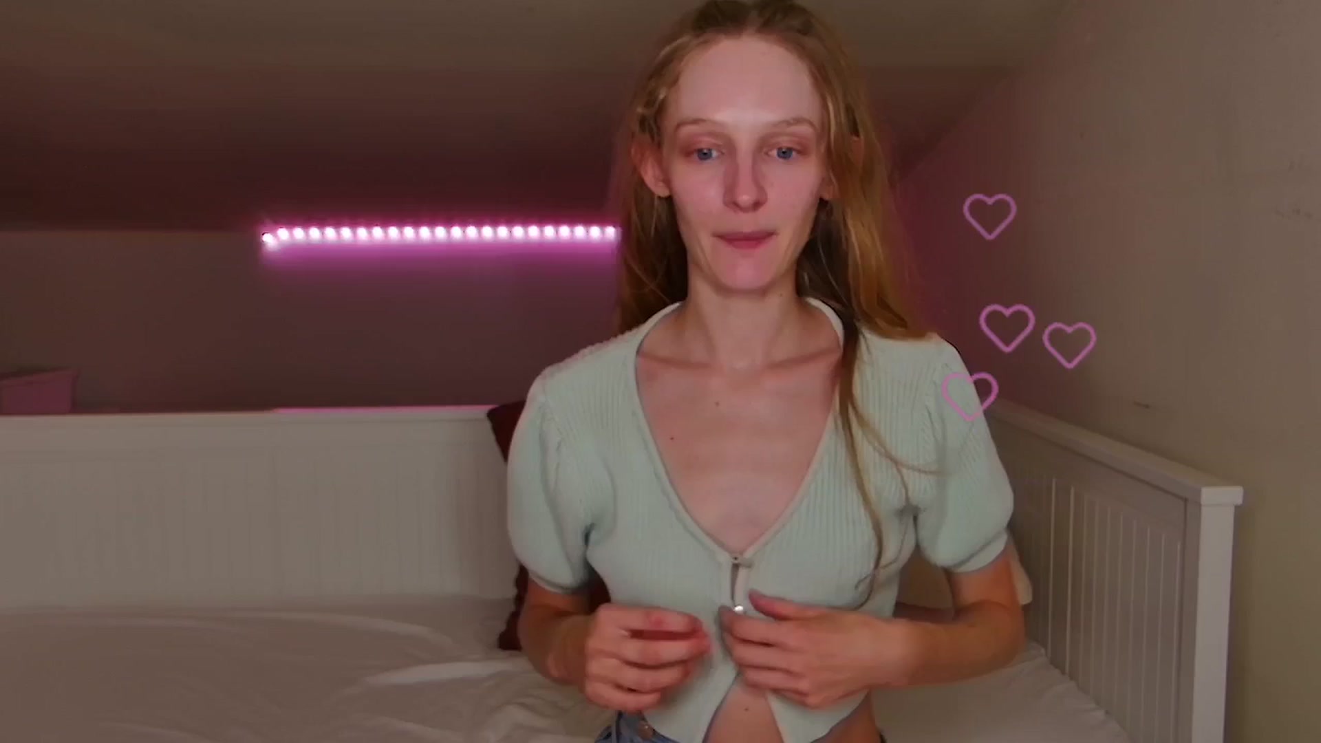 Gallery image thumbnail from Kinkywander's myfreecams stream on, 08/11/2024, 18:35 image 8 of 20