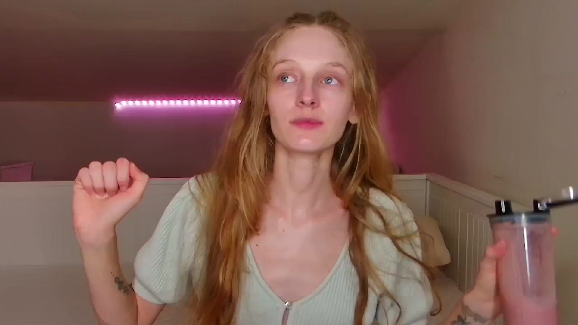 Gallery image thumbnail from Kinkywander's myfreecams stream on, 08/11/2024, 18:35 image 2 of 20