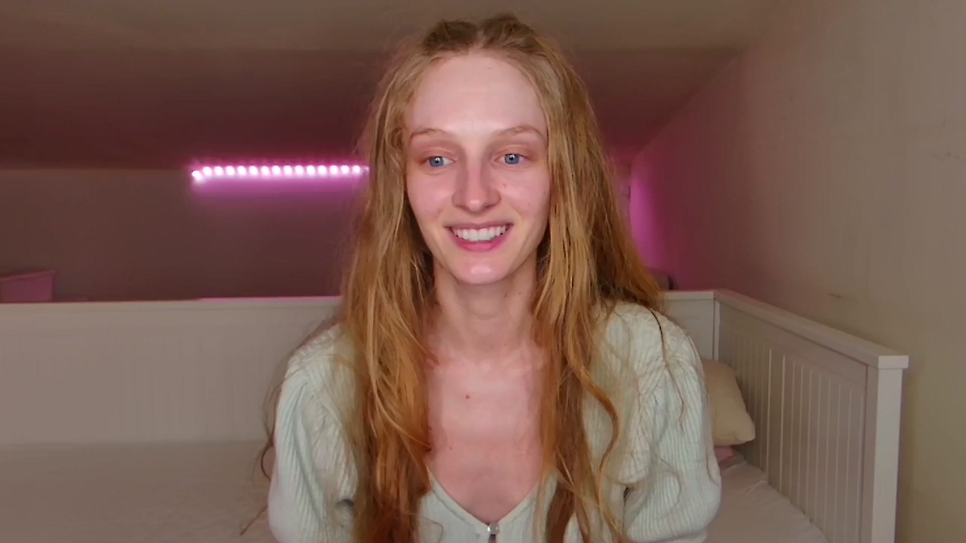 Gallery image thumbnail from Kinkywander's myfreecams stream on, 08/11/2024, 18:35 image 4 of 20