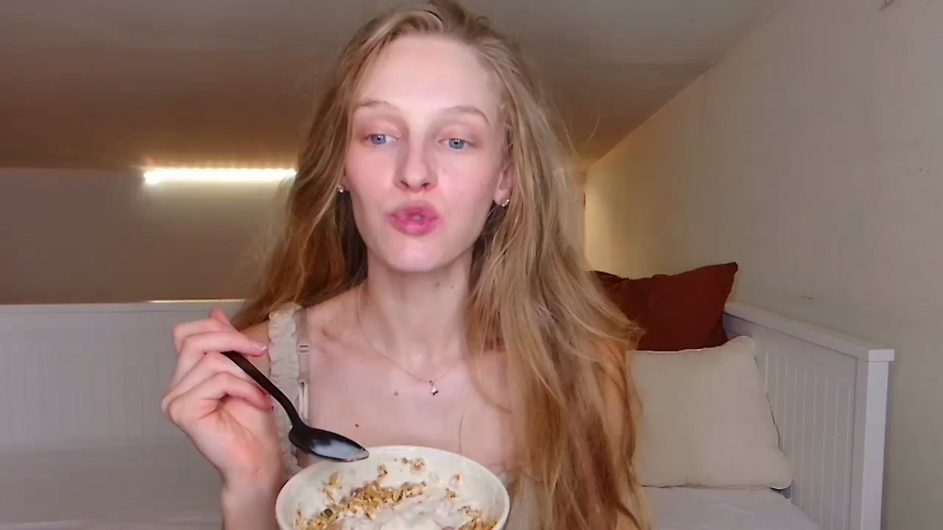 Gallery image thumbnail from Kinkywander's myfreecams stream on, 08/24/2024, 21:16 image 1 of 20