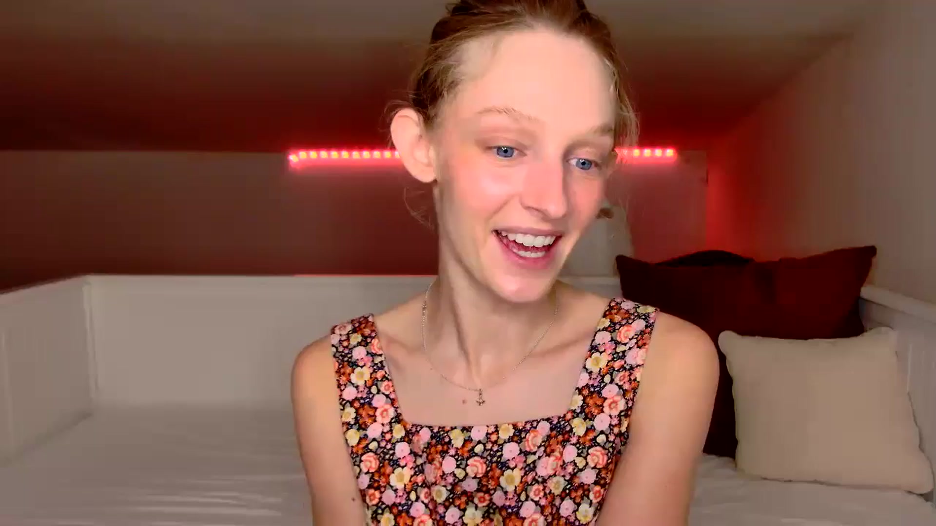 Gallery image thumbnail from Kinkywander's myfreecams stream on, 08/25/2024, 20:24 image 1 of 20