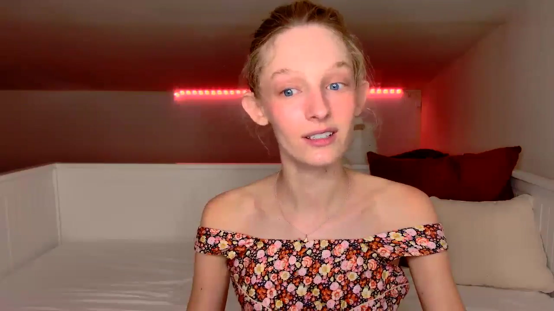 Gallery image thumbnail from Kinkywander's myfreecams stream on, 08/25/2024, 20:24 image 6 of 20