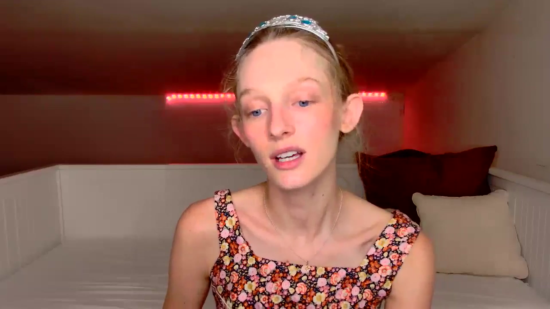 Gallery image thumbnail from Kinkywander's myfreecams stream on, 08/25/2024, 20:24 image 15 of 20
