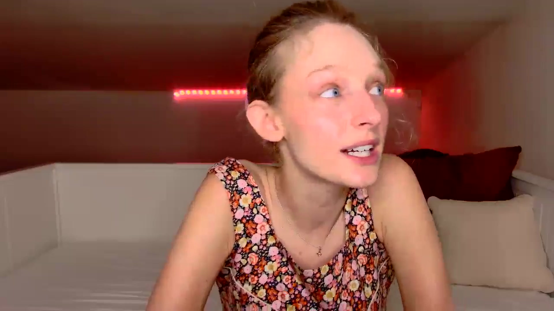 Gallery image thumbnail from Kinkywander's myfreecams stream on, 08/25/2024, 20:24 image 7 of 20