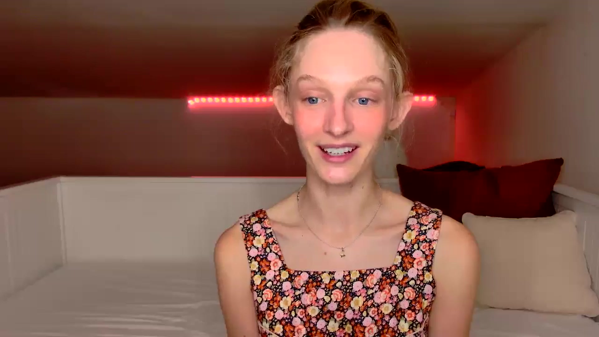 Gallery image thumbnail from Kinkywander's myfreecams stream on, 08/25/2024, 20:24 image 2 of 20