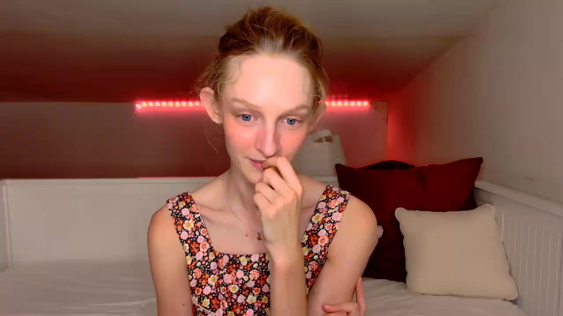 Gallery image thumbnail from Kinkywander's myfreecams stream on, 08/25/2024, 20:24 image 8 of 20