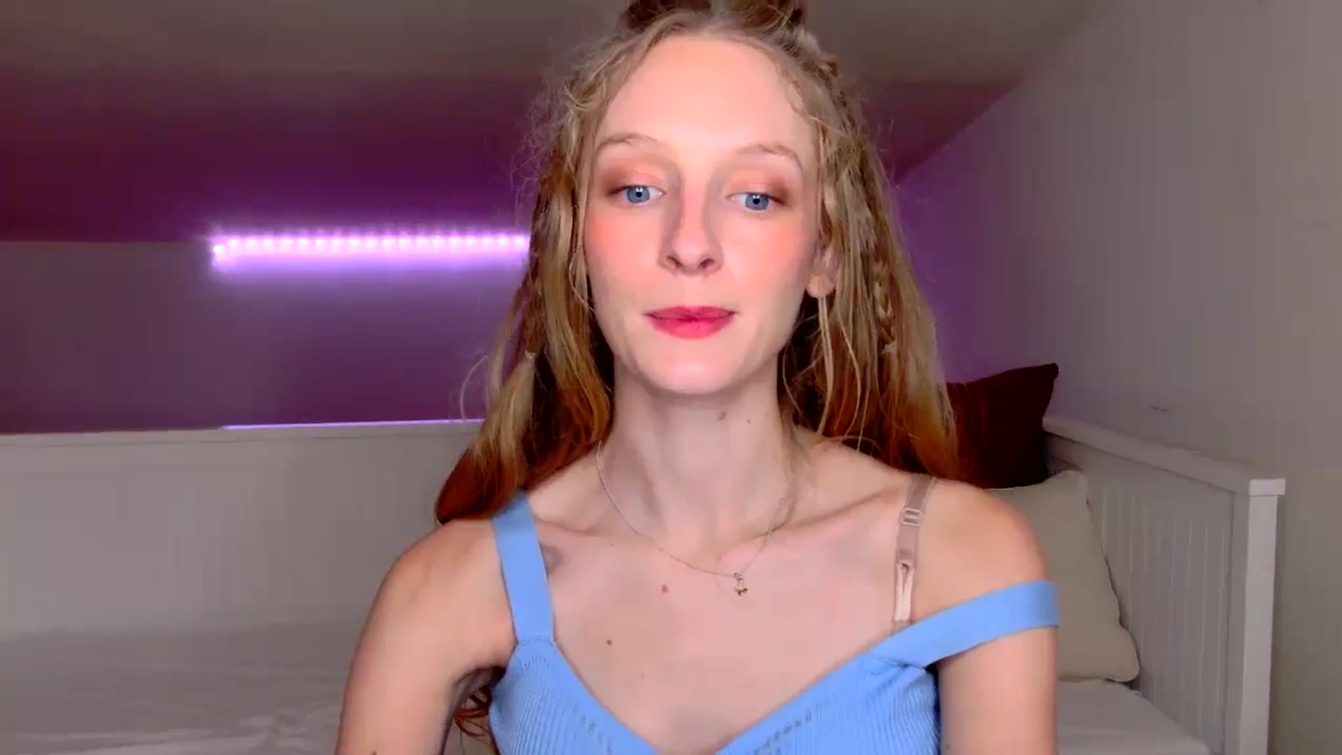 Gallery image thumbnail from Kinkywander's myfreecams stream on, 08/31/2024, 21:24 image 8 of 20