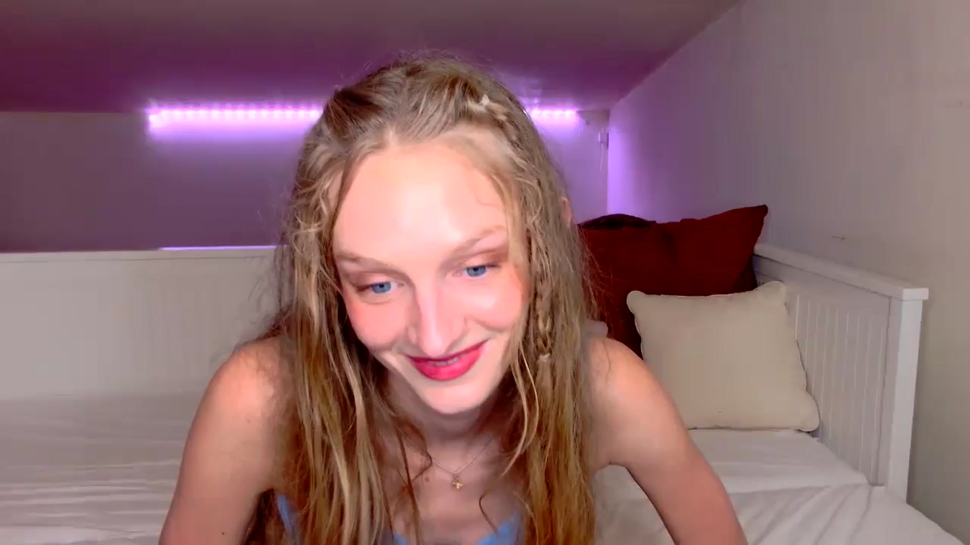 Gallery image thumbnail from Kinkywander's myfreecams stream on, 08/31/2024, 21:24 image 6 of 20