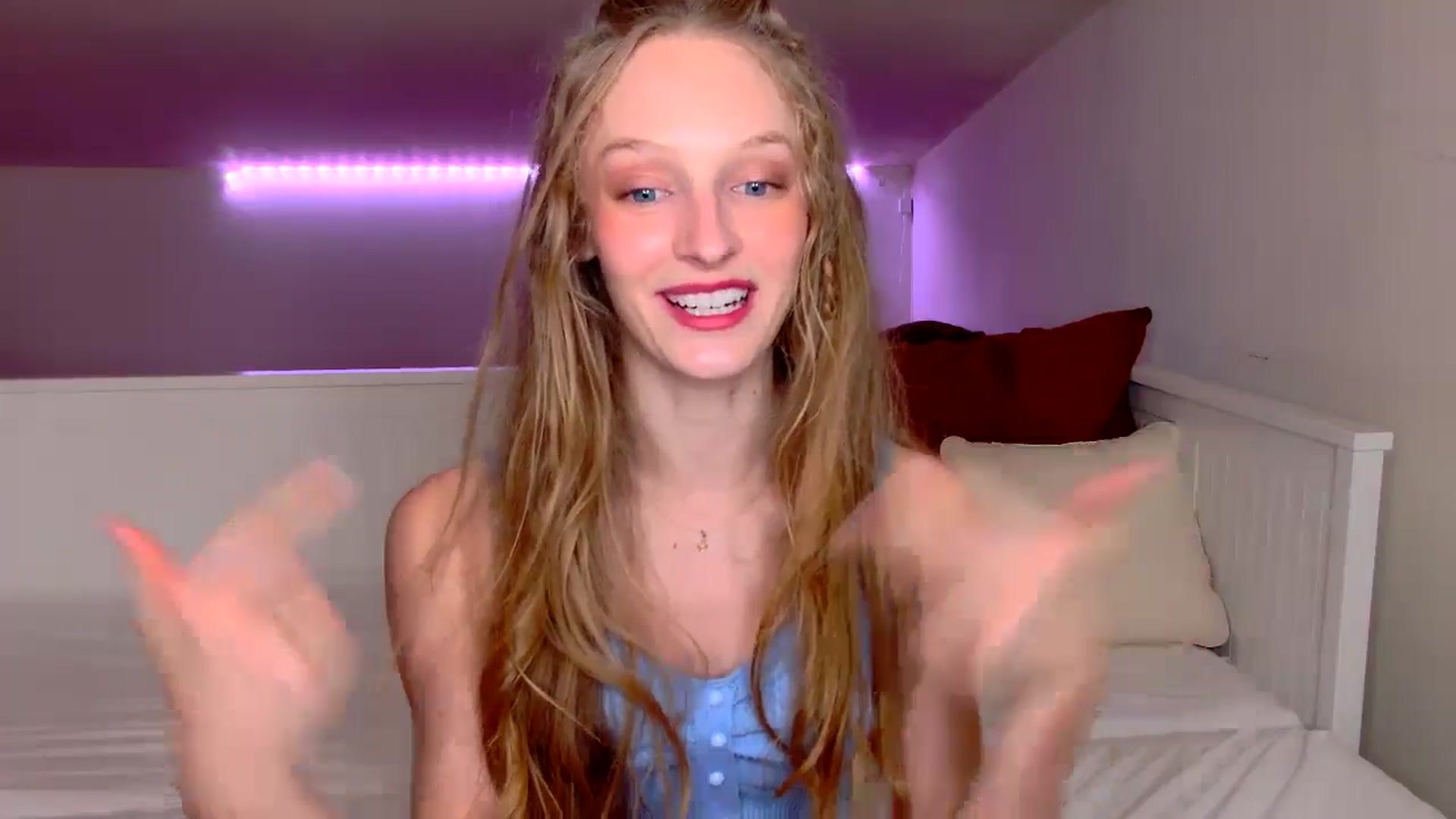 Gallery image thumbnail from Kinkywander's myfreecams stream on, 08/31/2024, 21:24 image 2 of 20