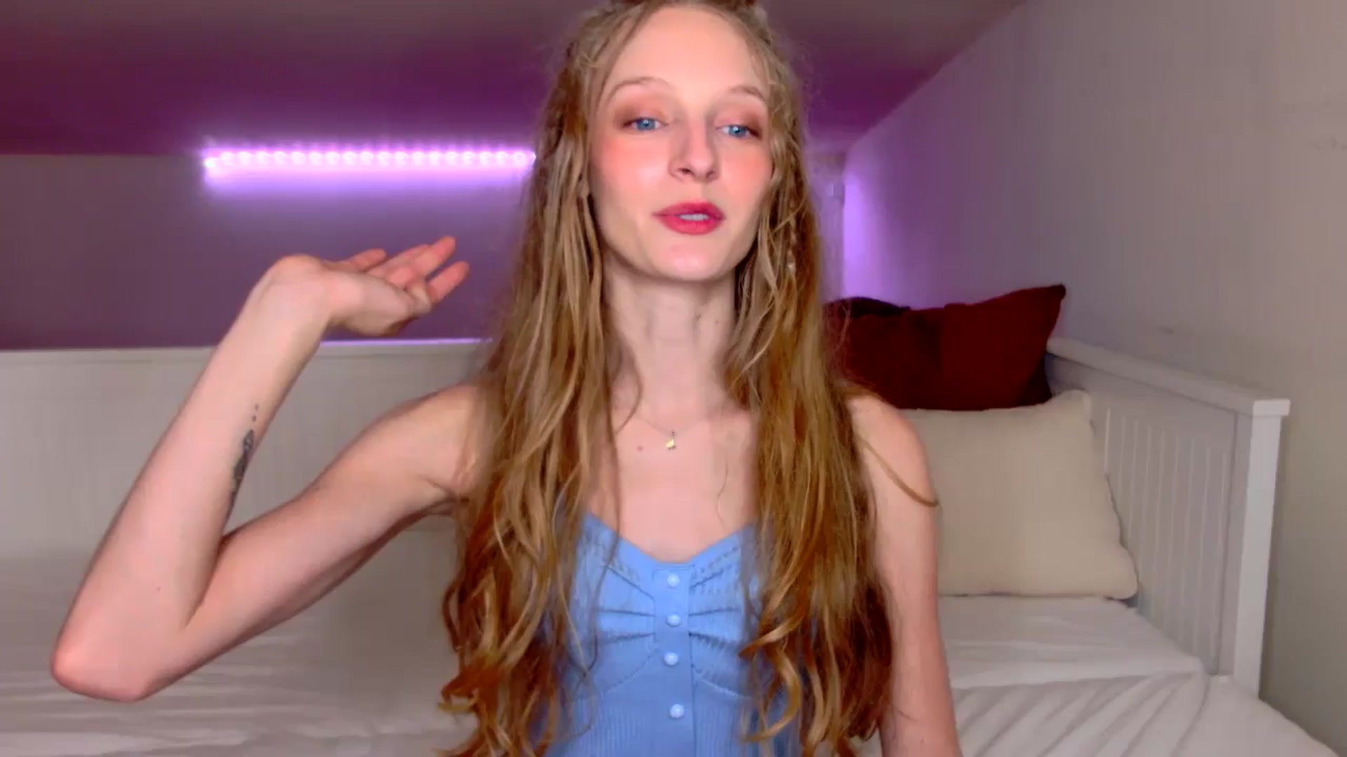 Gallery image thumbnail from Kinkywander's myfreecams stream on, 08/31/2024, 21:24 image 5 of 20