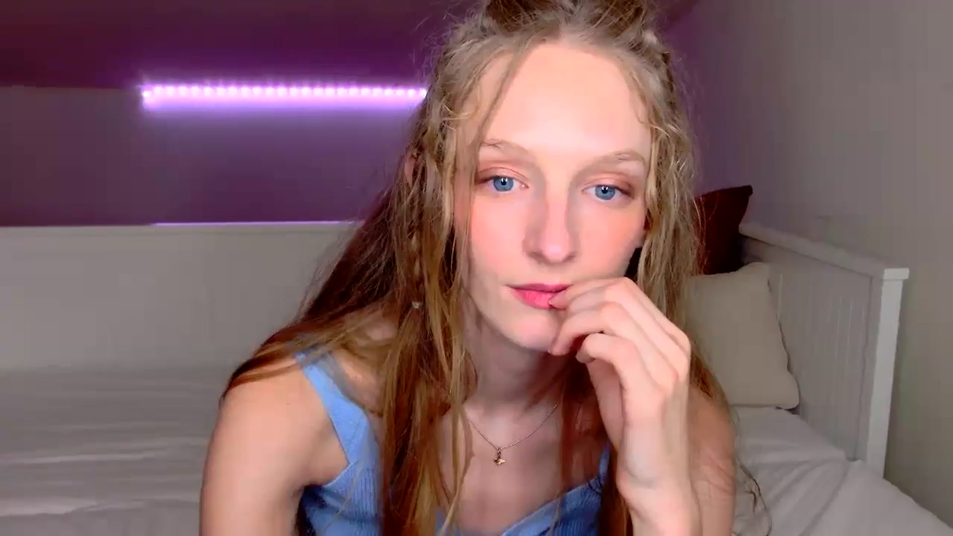 Gallery image thumbnail from Kinkywander's myfreecams stream on, 08/31/2024, 21:24 image 20 of 20