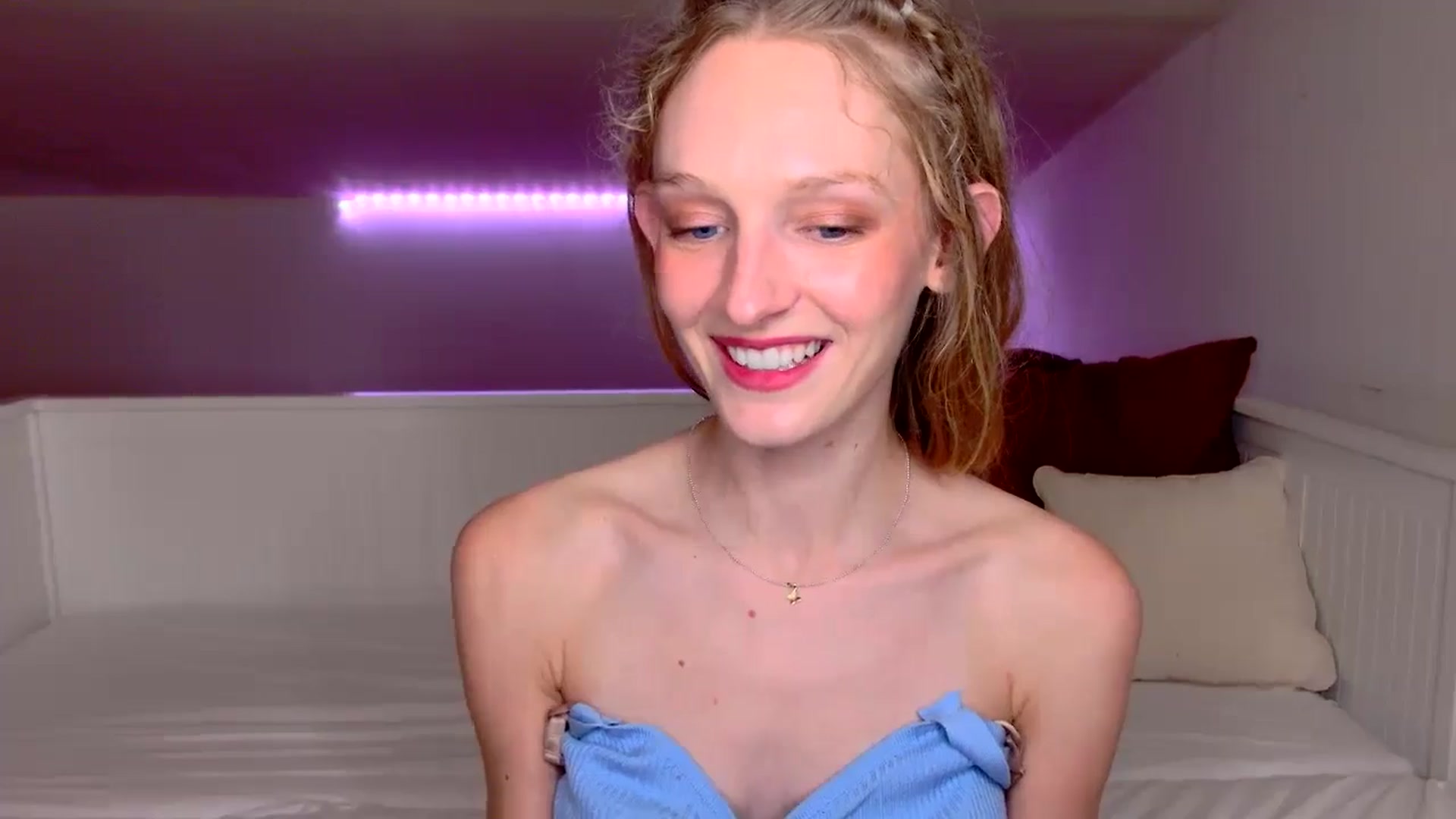Gallery image thumbnail from Kinkywander's myfreecams stream on, 08/31/2024, 21:24 image 14 of 20