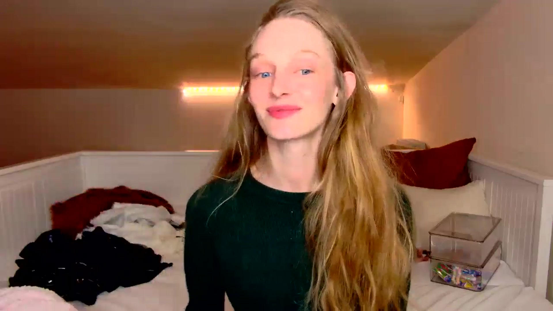 Gallery image thumbnail from Kinkywander's myfreecams stream on, 09/14/2024, 21:02 image 19 of 20