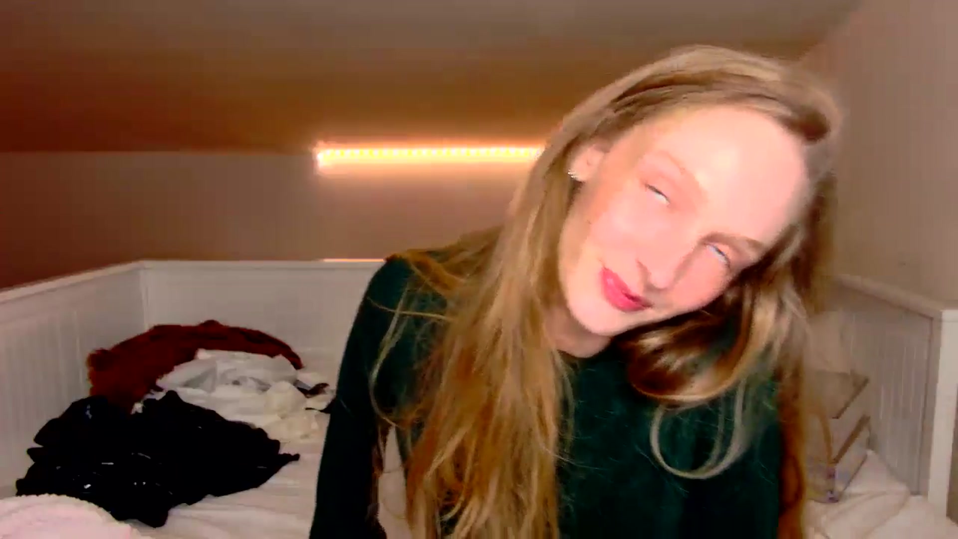 Gallery image thumbnail from Kinkywander's myfreecams stream on, 09/14/2024, 21:02 image 17 of 20