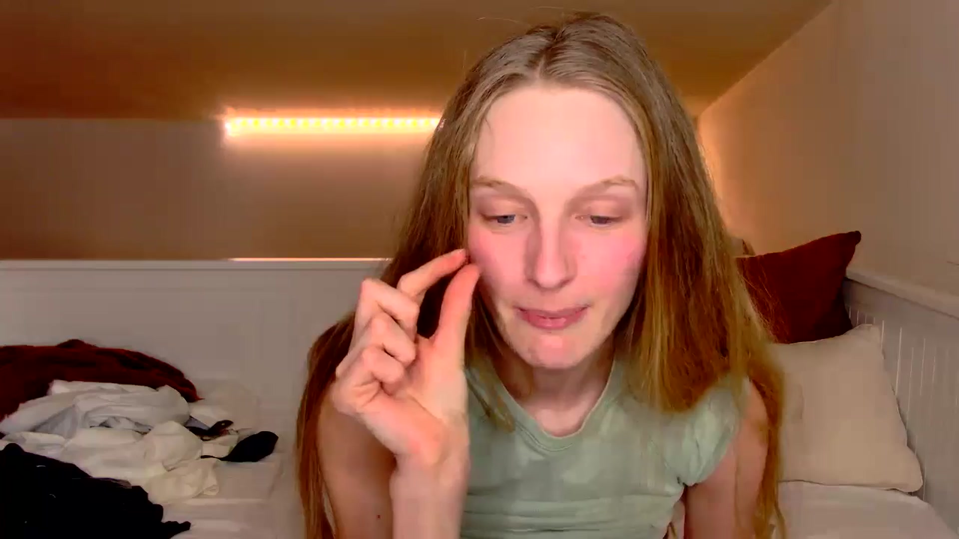 Gallery image thumbnail from Kinkywander's myfreecams stream on, 09/15/2024, 20:43 image 5 of 20