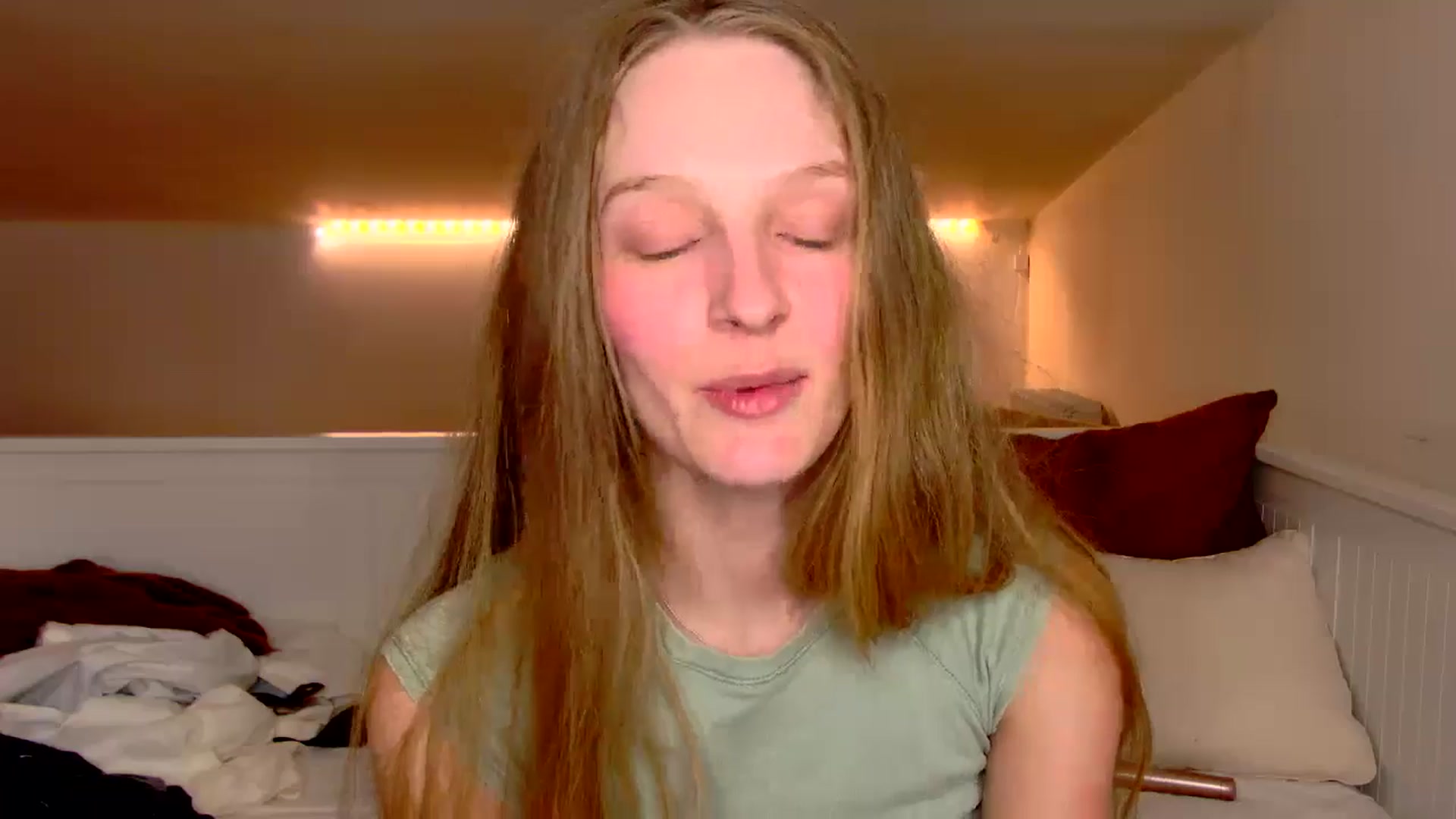 Gallery image thumbnail from Kinkywander's myfreecams stream on, 09/15/2024, 20:43 image 10 of 20