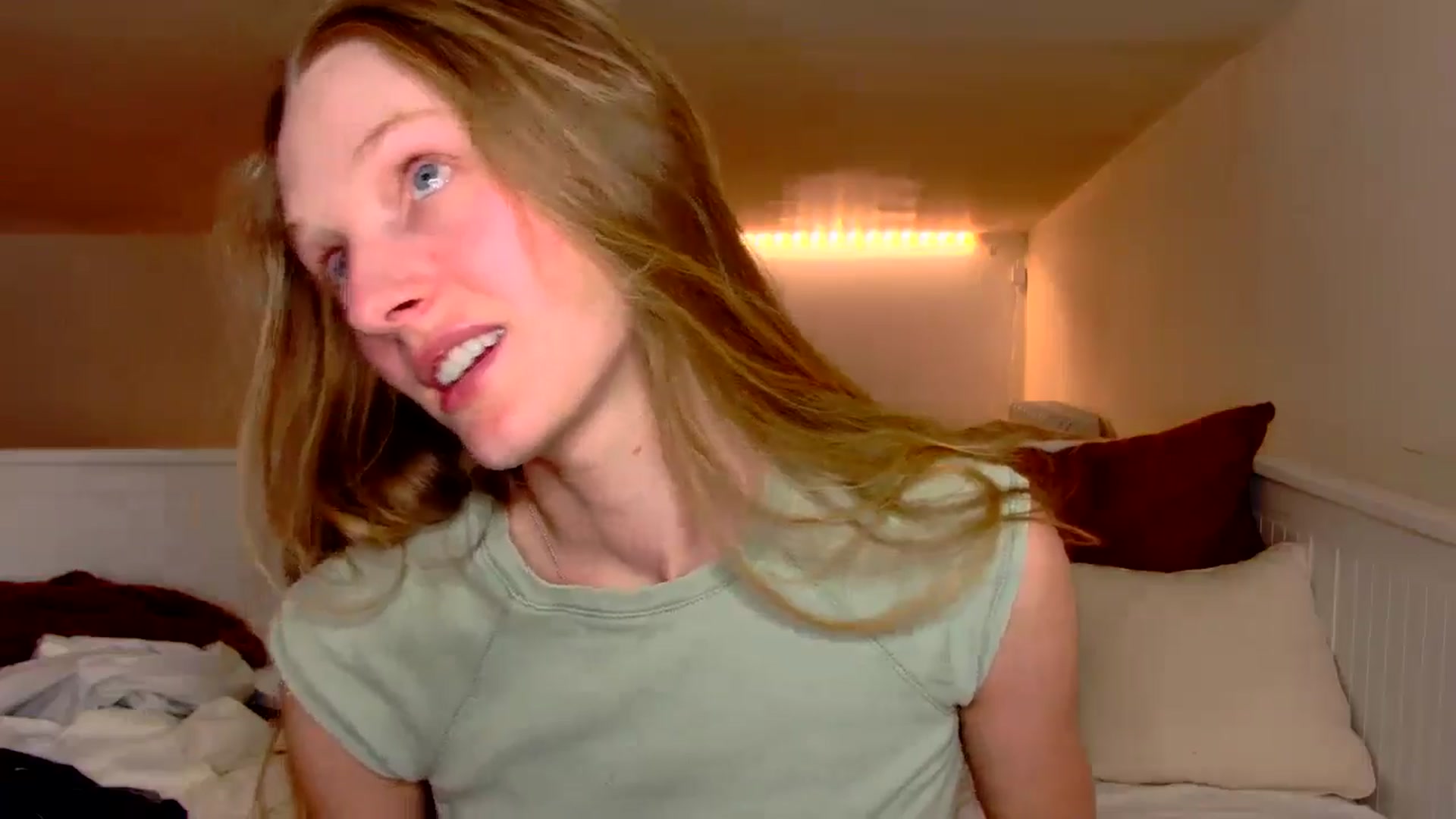 Gallery image thumbnail from Kinkywander's myfreecams stream on, 09/15/2024, 20:43 image 2 of 20