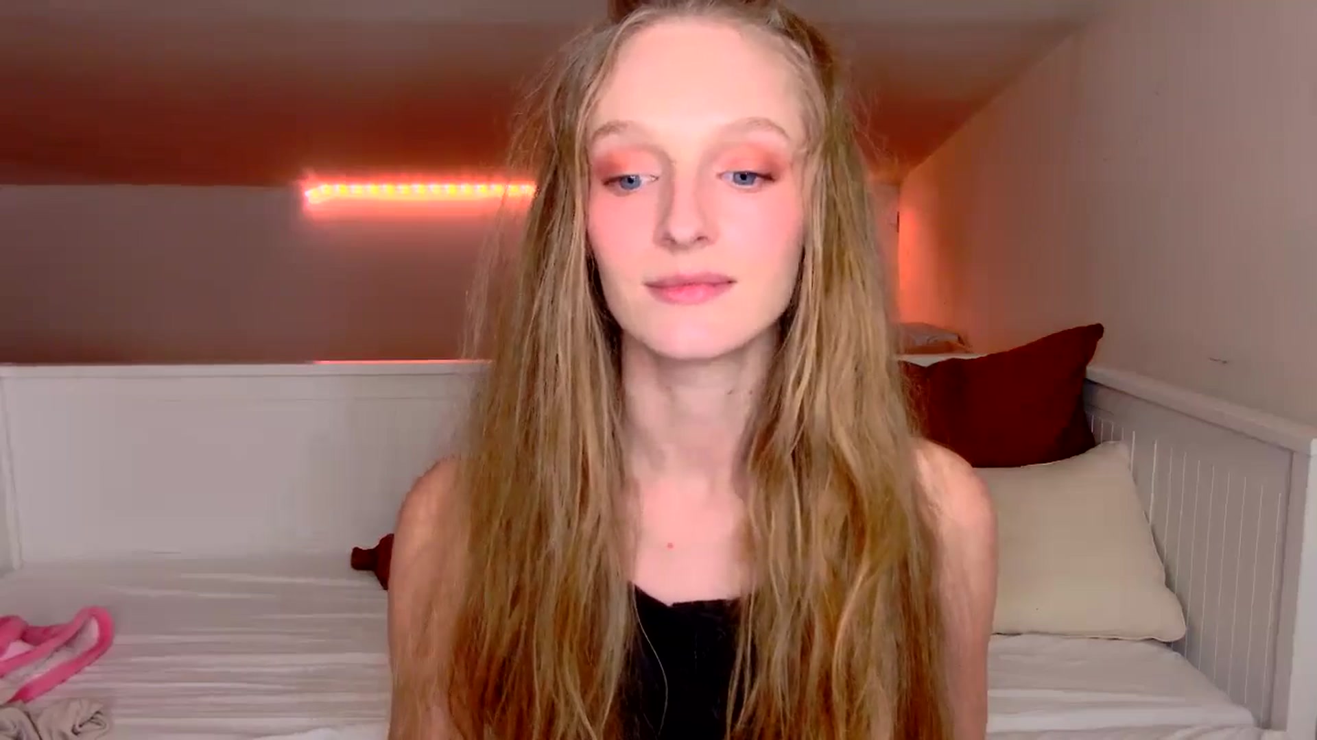 Gallery image thumbnail from Kinkywander's myfreecams stream on, 09/21/2024, 20:18 image 19 of 20