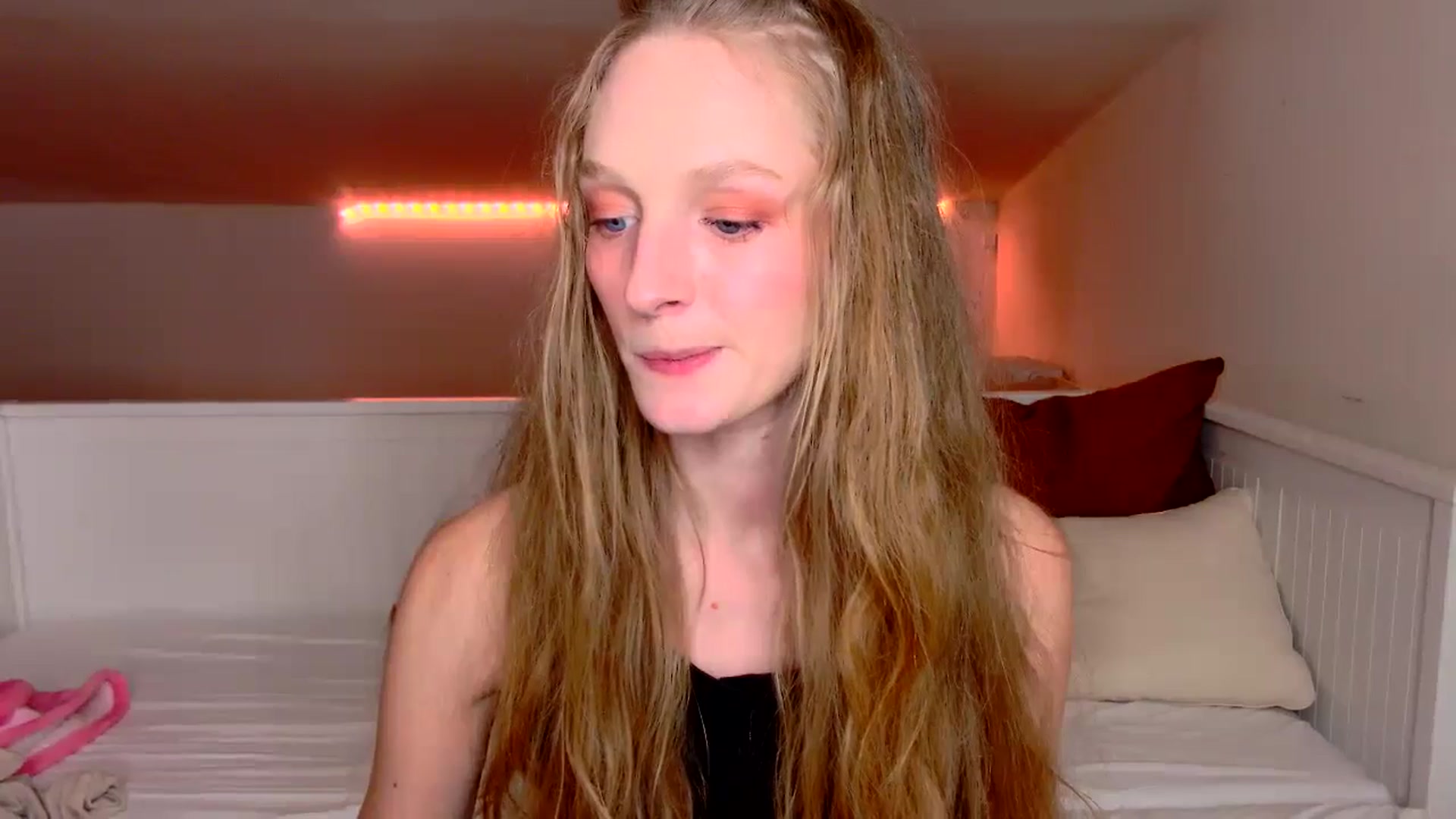 Gallery image thumbnail from Kinkywander's myfreecams stream on, 09/21/2024, 20:18 image 17 of 20
