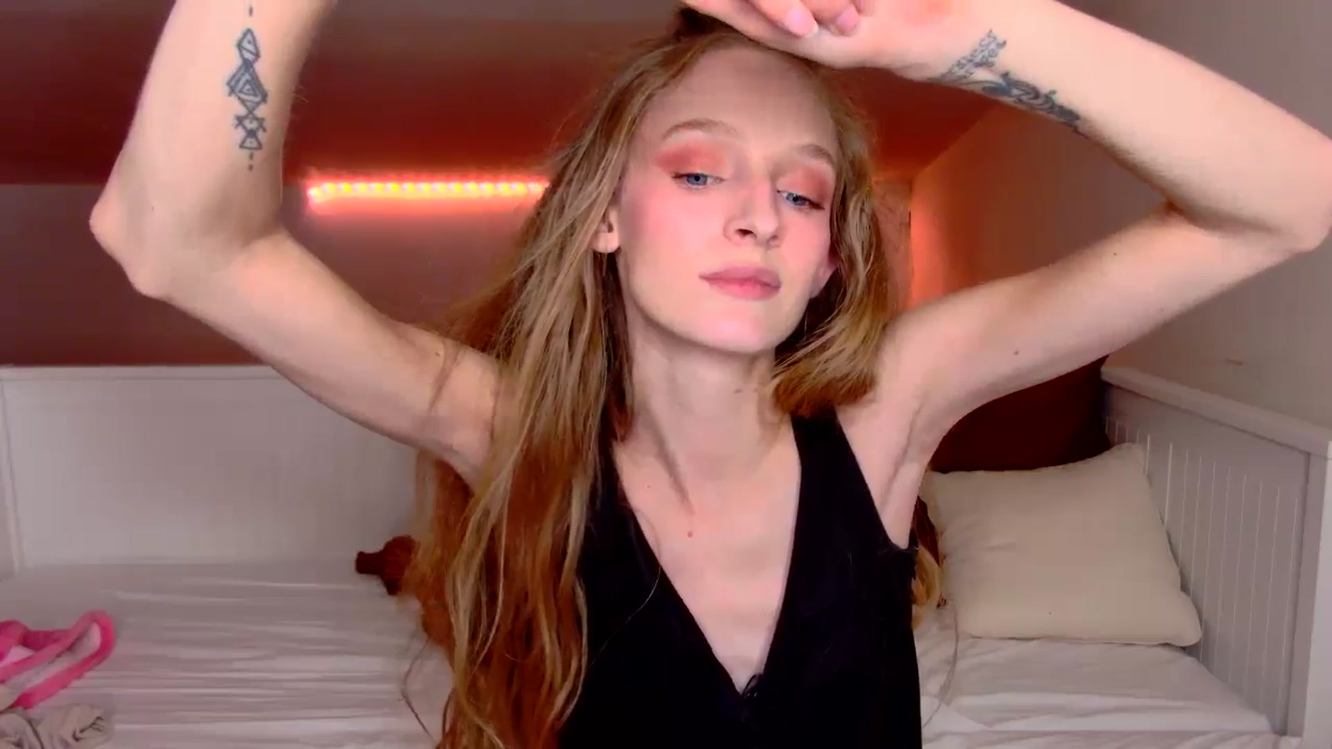 Gallery image thumbnail from Kinkywander's myfreecams stream on, 09/21/2024, 20:18 image 2 of 20