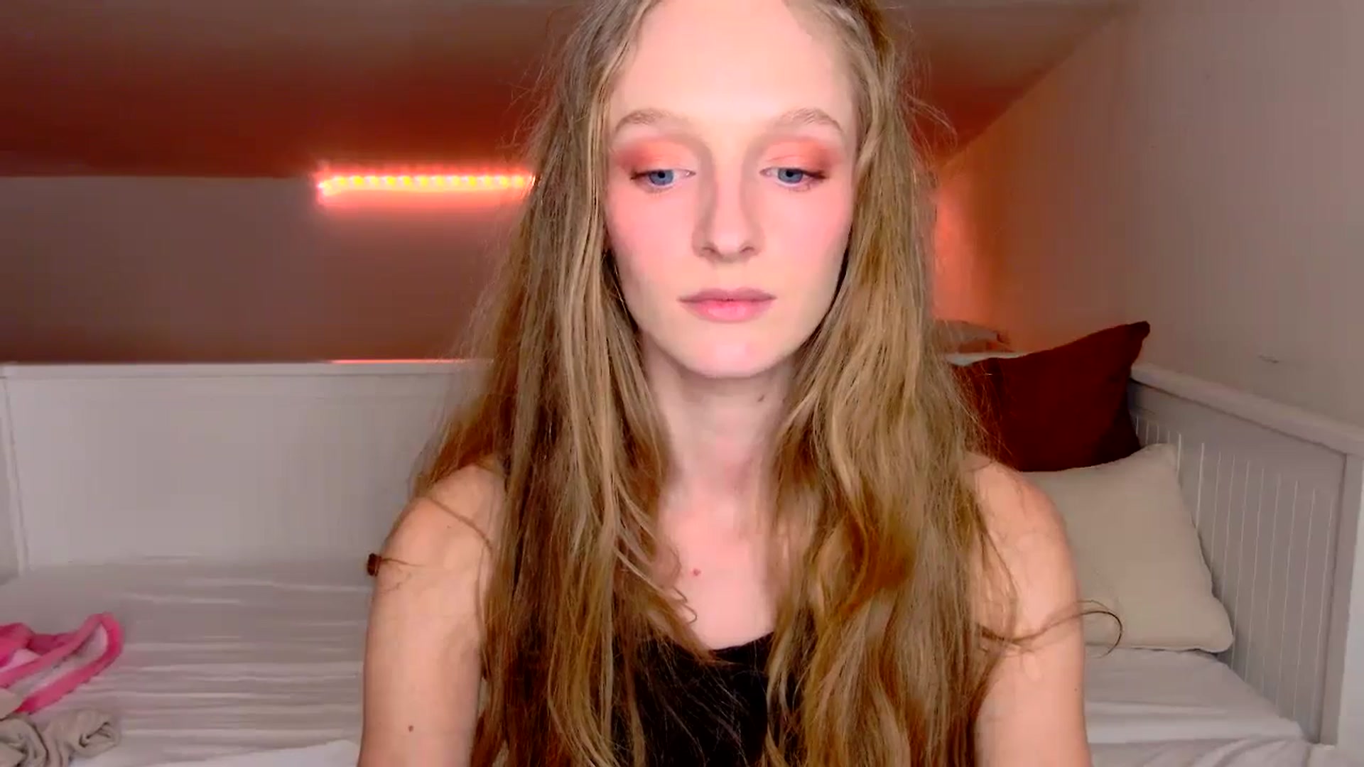 Gallery image thumbnail from Kinkywander's myfreecams stream on, 09/21/2024, 20:18 image 12 of 20