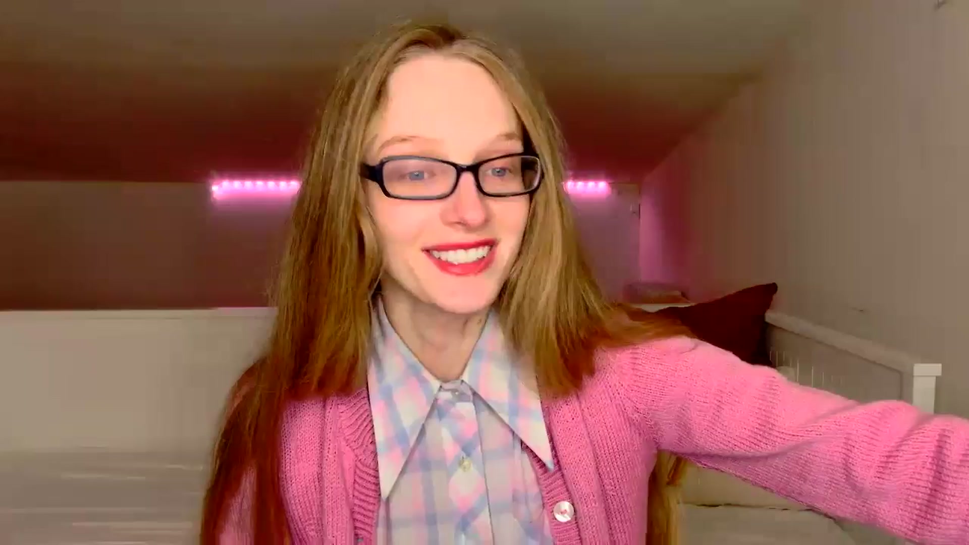 Gallery image thumbnail from Kinkywander's myfreecams stream on, 09/28/2024, 21:27 image 1 of 20