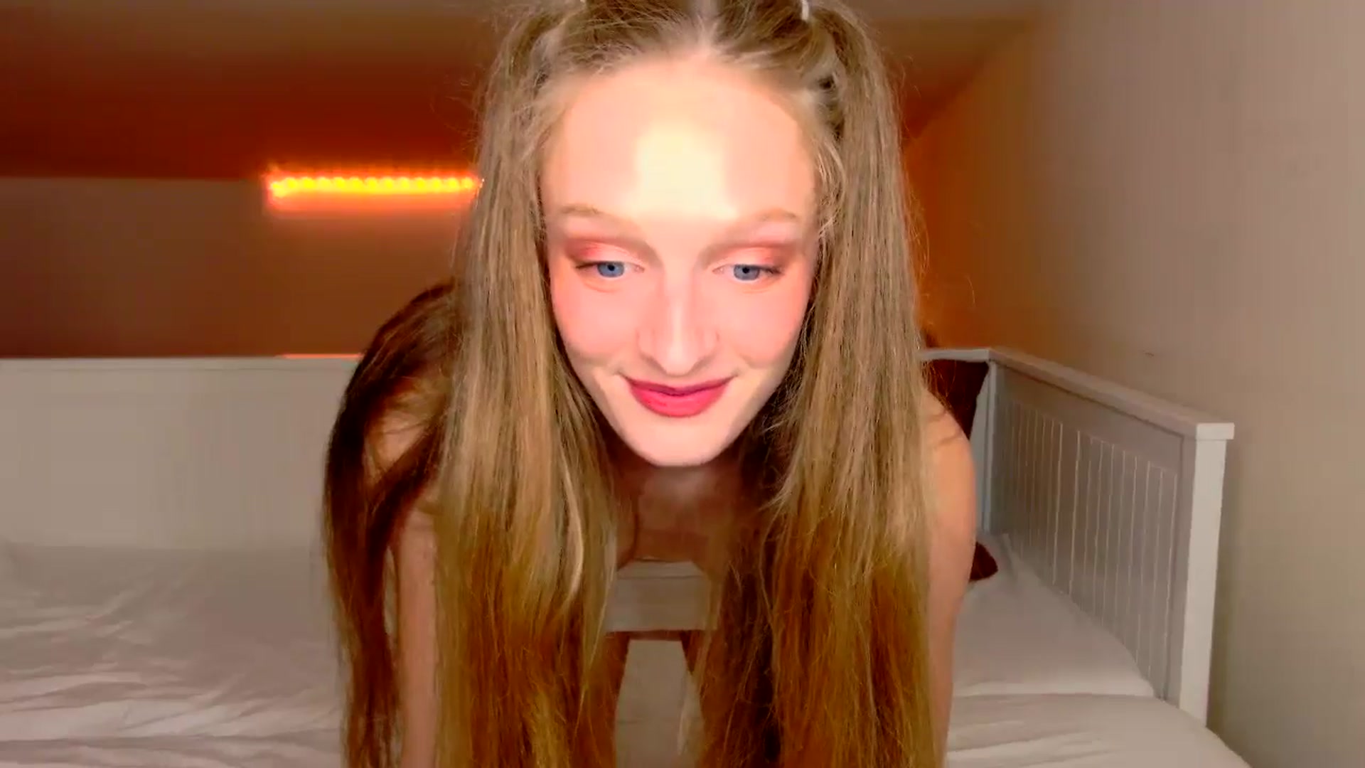 Gallery image thumbnail from Kinkywander's myfreecams stream on, 10/05/2024, 21:24 image 16 of 20