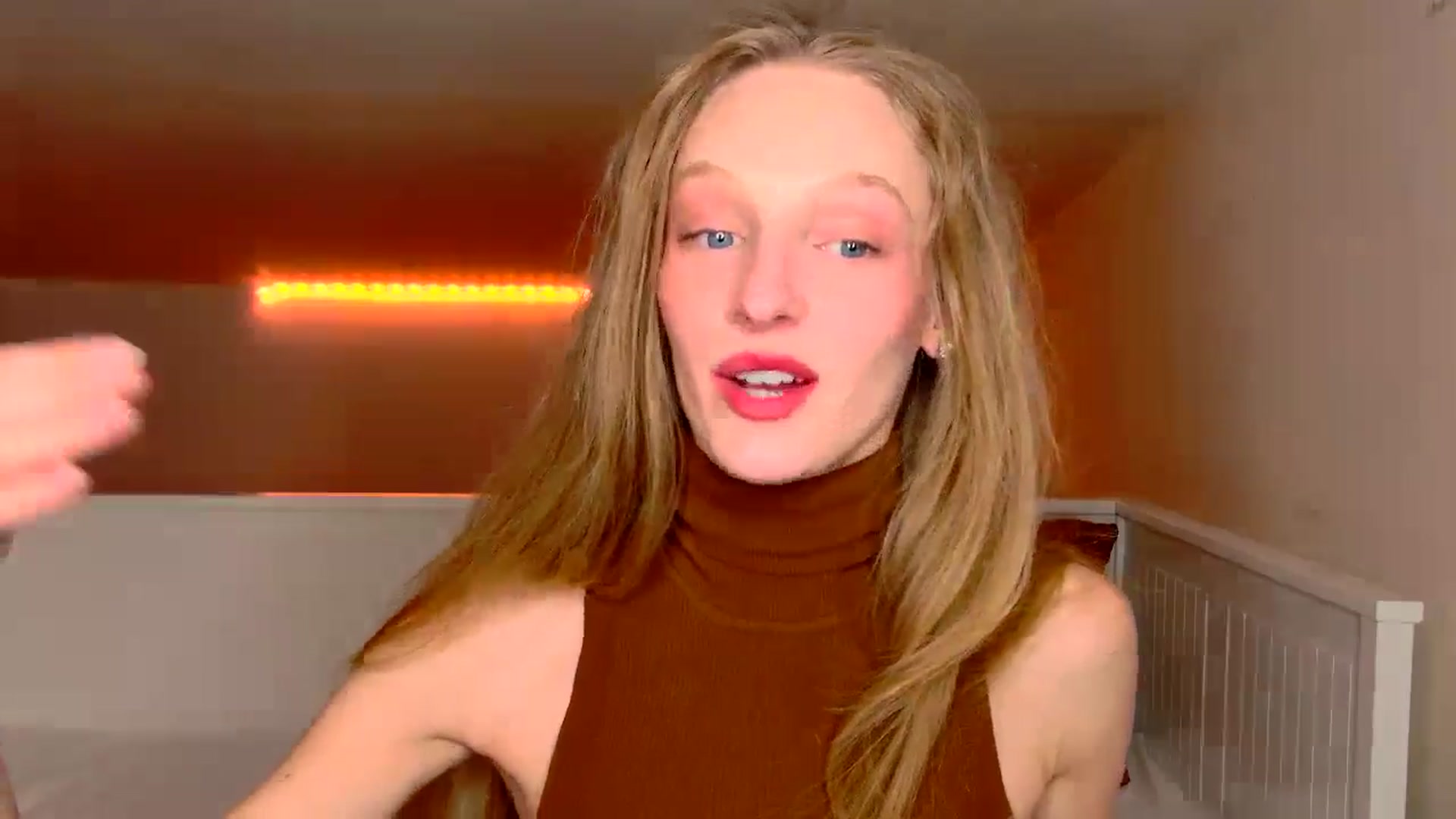 Gallery image thumbnail from Kinkywander's myfreecams stream on, 10/06/2024, 21:11 image 9 of 20