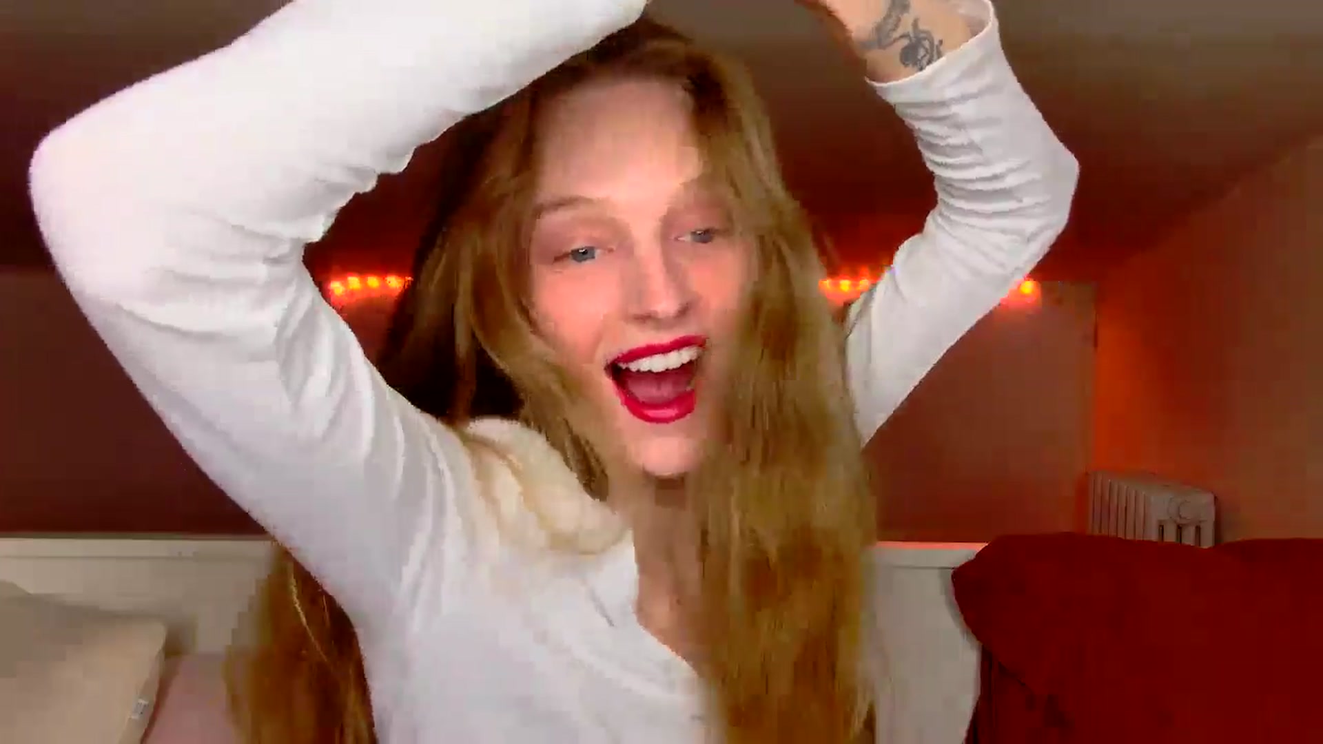 Gallery image thumbnail from Kinkywander's myfreecams stream on, 10/13/2024, 20:00 image 7 of 20