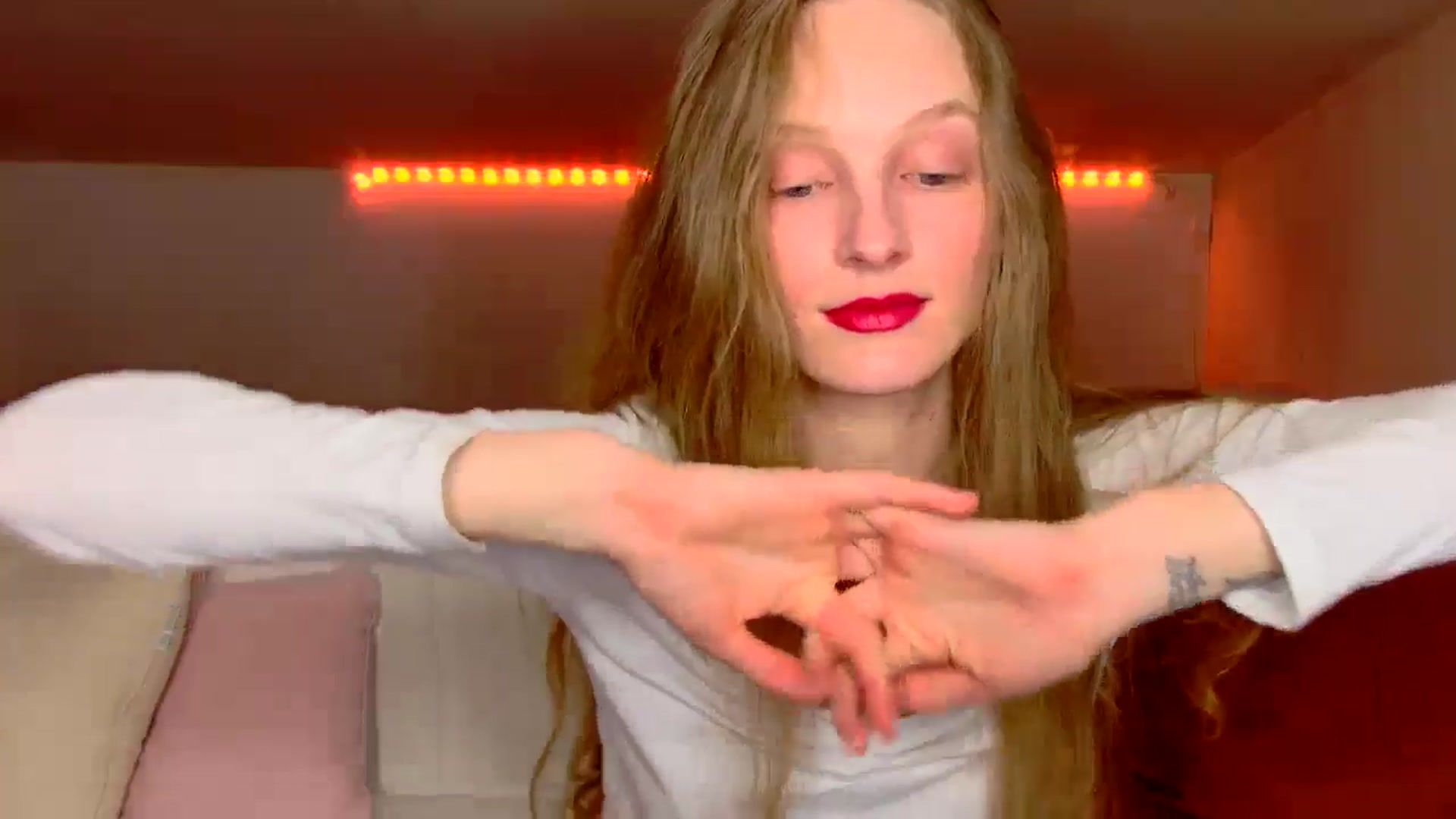 Gallery image thumbnail from Kinkywander's myfreecams stream on, 10/13/2024, 20:00 image 9 of 20