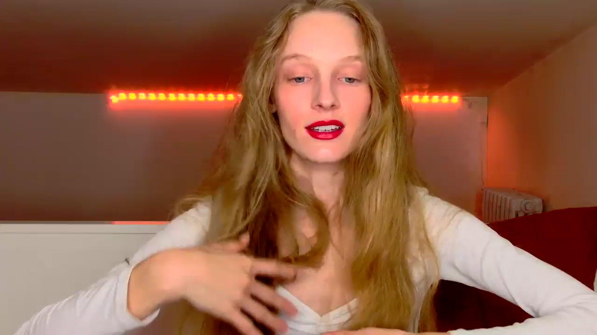 Gallery image thumbnail from Kinkywander's myfreecams stream on, 10/13/2024, 20:00 image 1 of 20