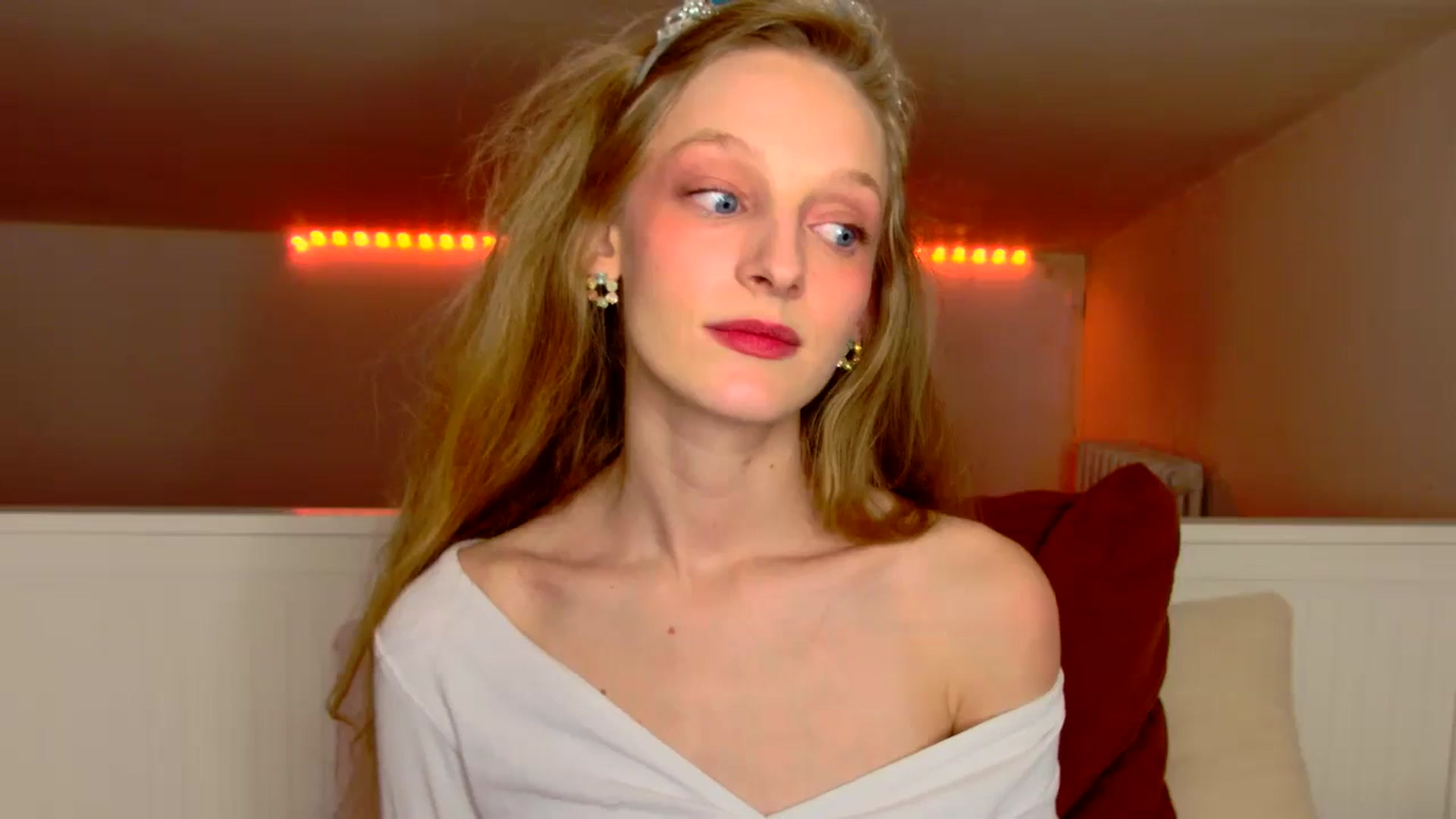 Gallery image thumbnail from Kinkywander's myfreecams stream on, 10/19/2024, 21:06 image 18 of 20