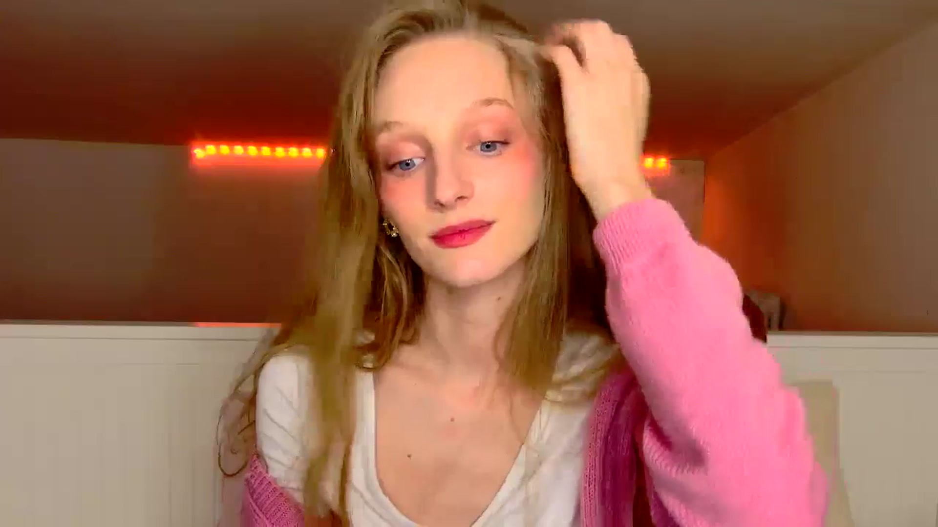 Gallery image thumbnail from Kinkywander's myfreecams stream on, 10/19/2024, 21:06 image 20 of 20