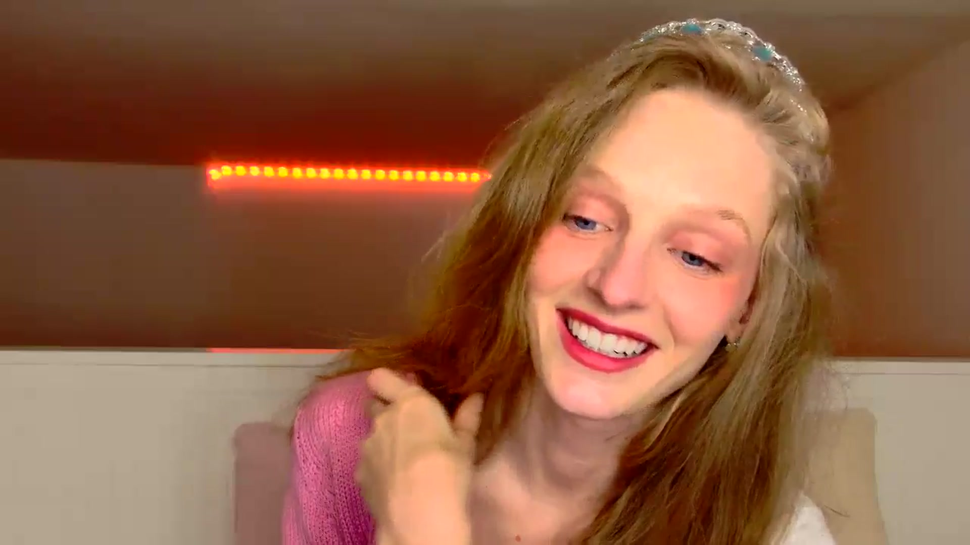Gallery image thumbnail from Kinkywander's myfreecams stream on, 10/19/2024, 21:06 image 17 of 20