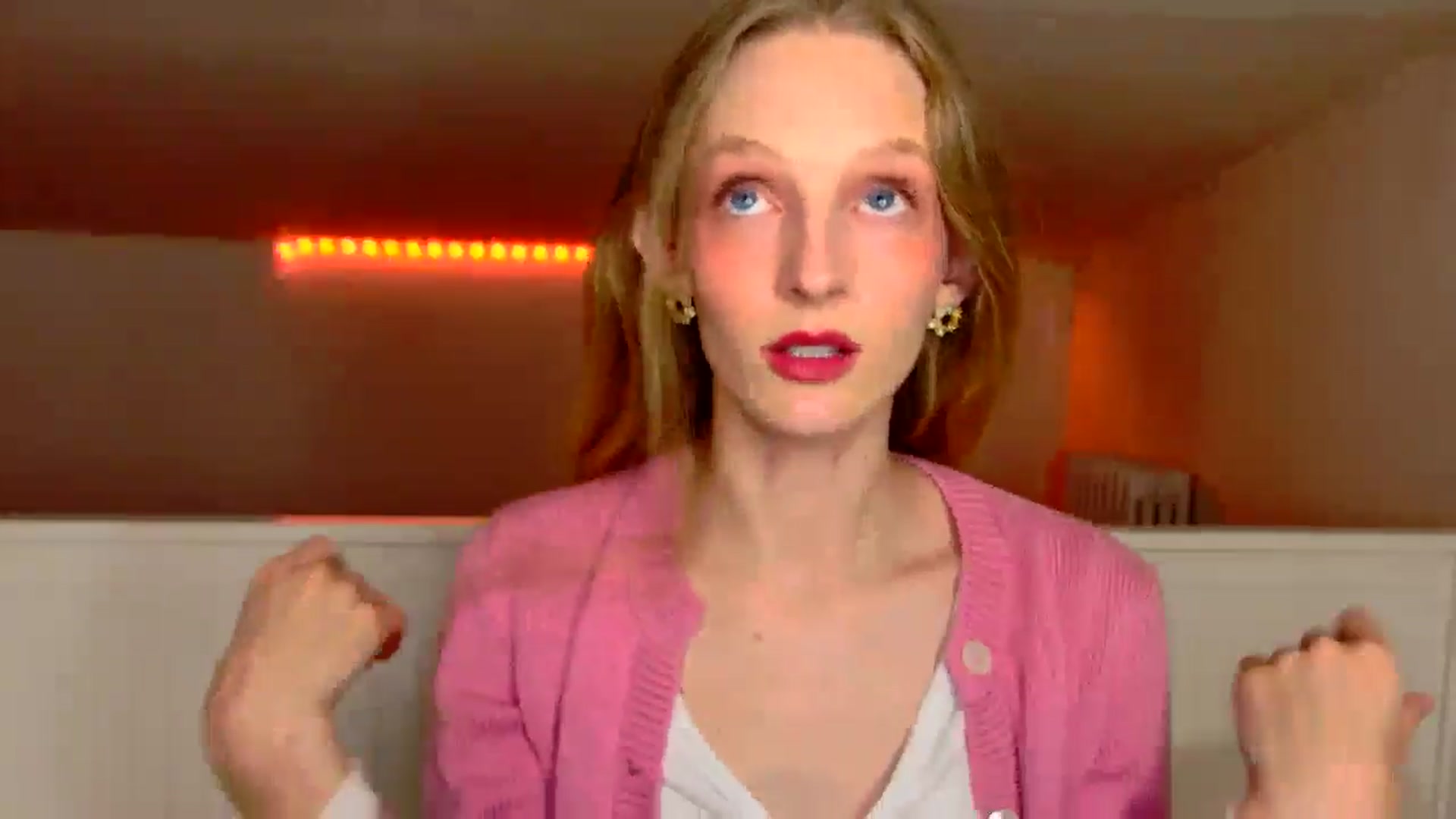 Gallery image thumbnail from Kinkywander's myfreecams stream on, 10/19/2024, 21:06 image 9 of 20