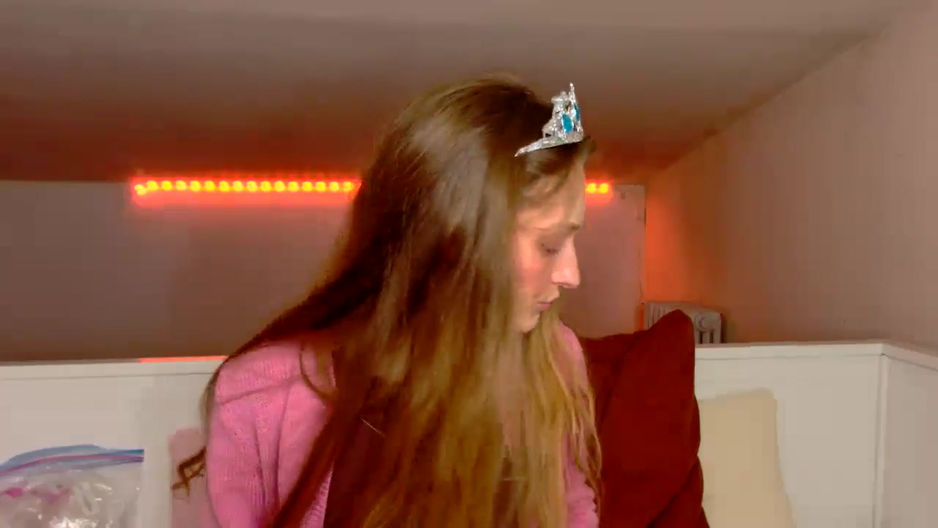 Gallery image thumbnail from Kinkywander's myfreecams stream on, 10/20/2024, 16:06 image 6 of 20