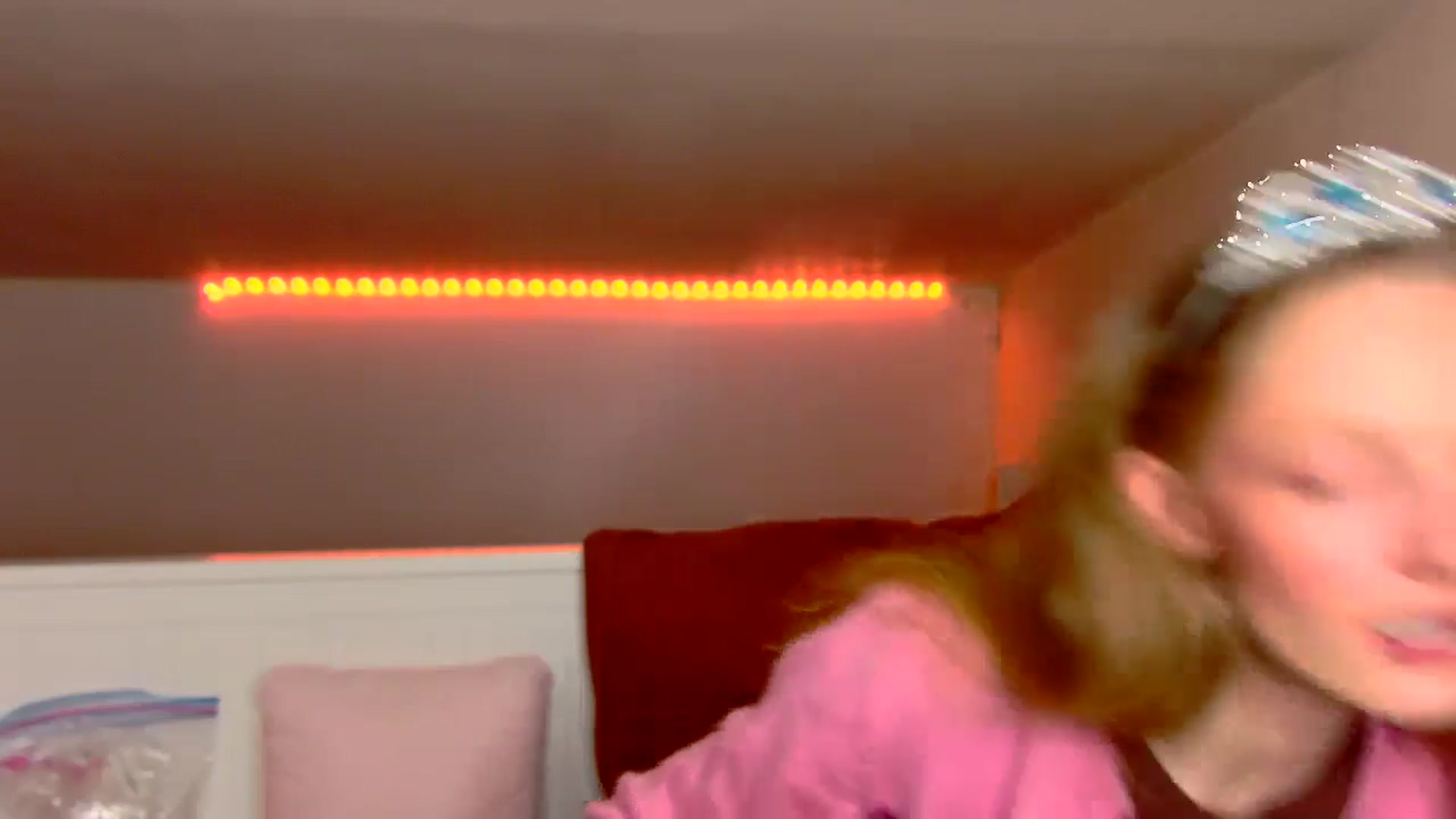 Gallery image thumbnail from Kinkywander's myfreecams stream on, 10/20/2024, 16:06 image 2 of 20