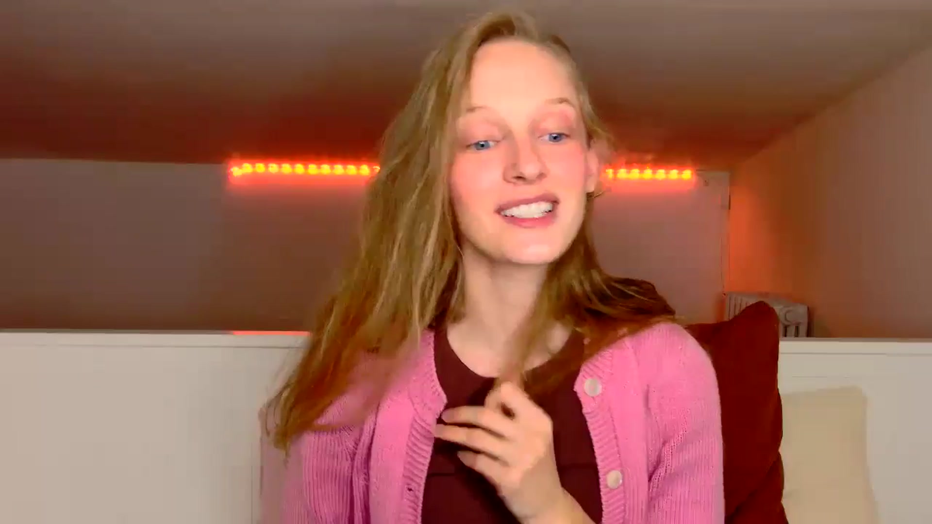Gallery image thumbnail from Kinkywander's myfreecams stream on, 10/20/2024, 16:21 image 19 of 20