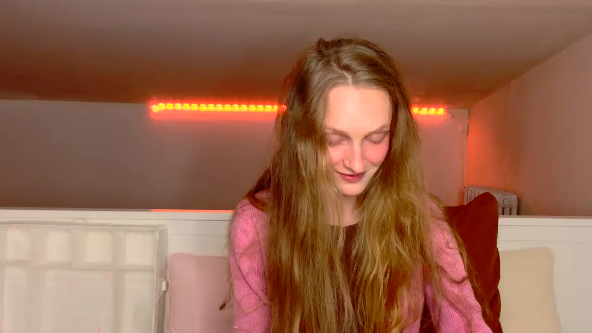 Gallery image thumbnail from Kinkywander's myfreecams stream on, 10/20/2024, 16:21 image 13 of 20