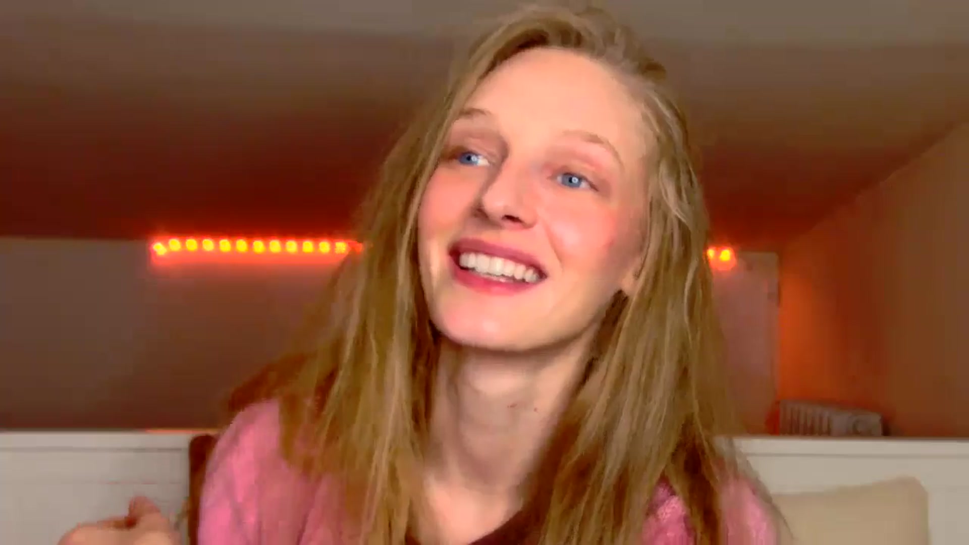 Gallery image thumbnail from Kinkywander's myfreecams stream on, 10/20/2024, 19:34 image 12 of 20
