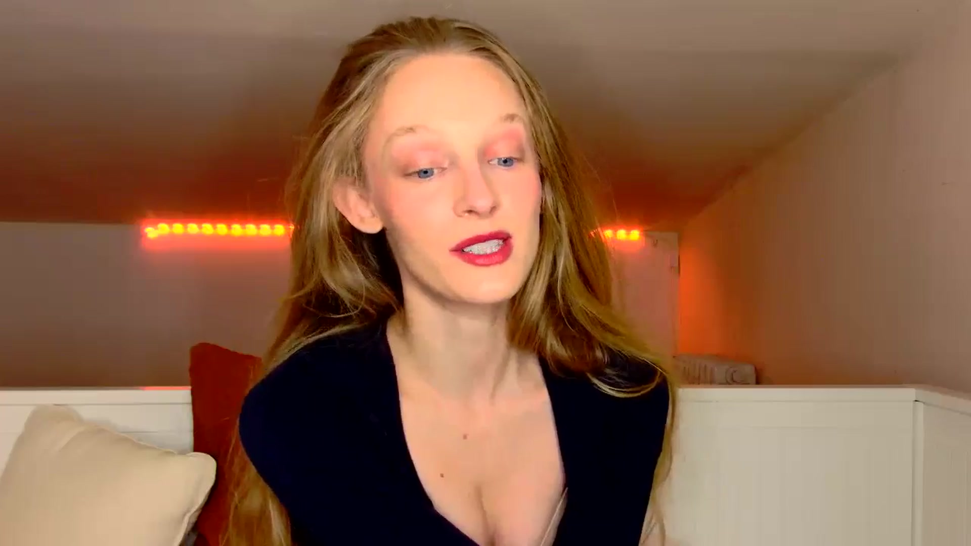 Gallery image thumbnail from Kinkywander's myfreecams stream on, 10/26/2024, 17:49 image 2 of 20
