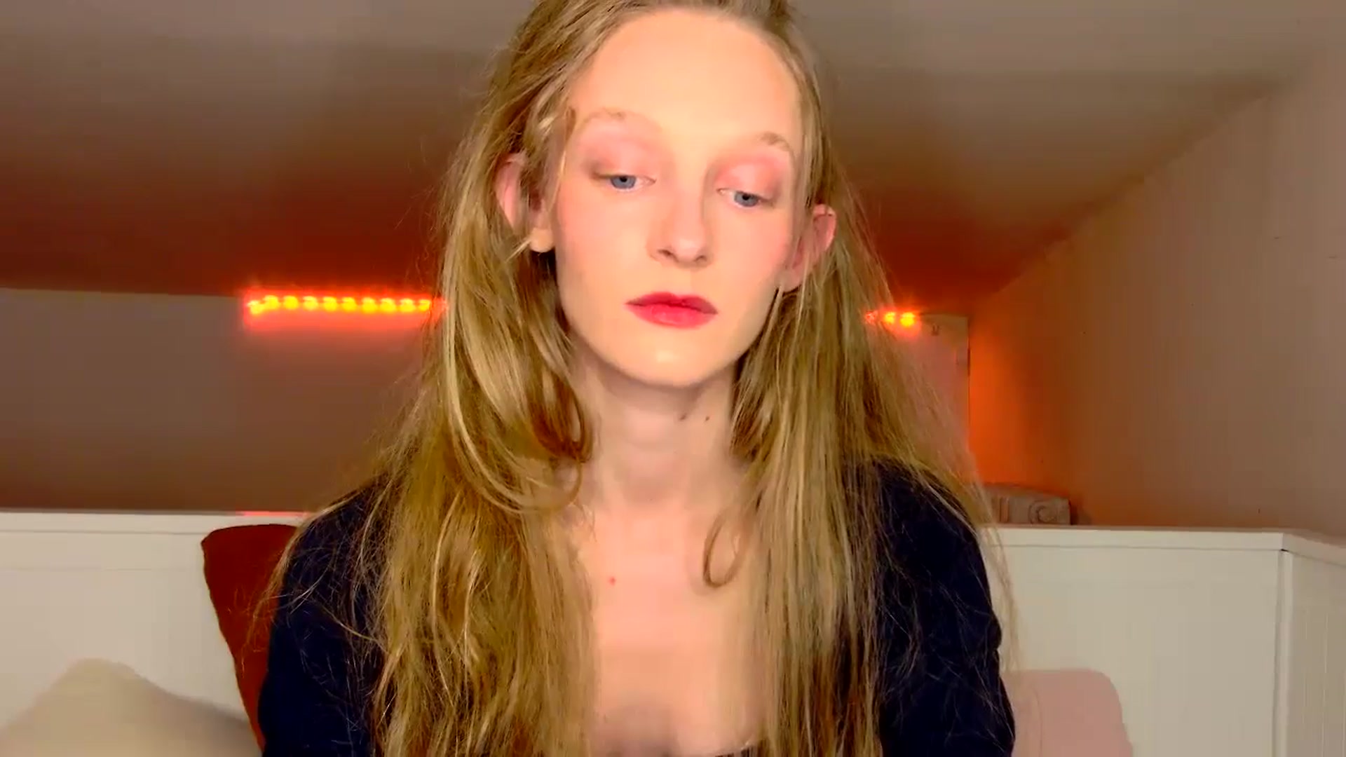 Gallery image thumbnail from Kinkywander's myfreecams stream on, 10/26/2024, 17:49 image 10 of 20