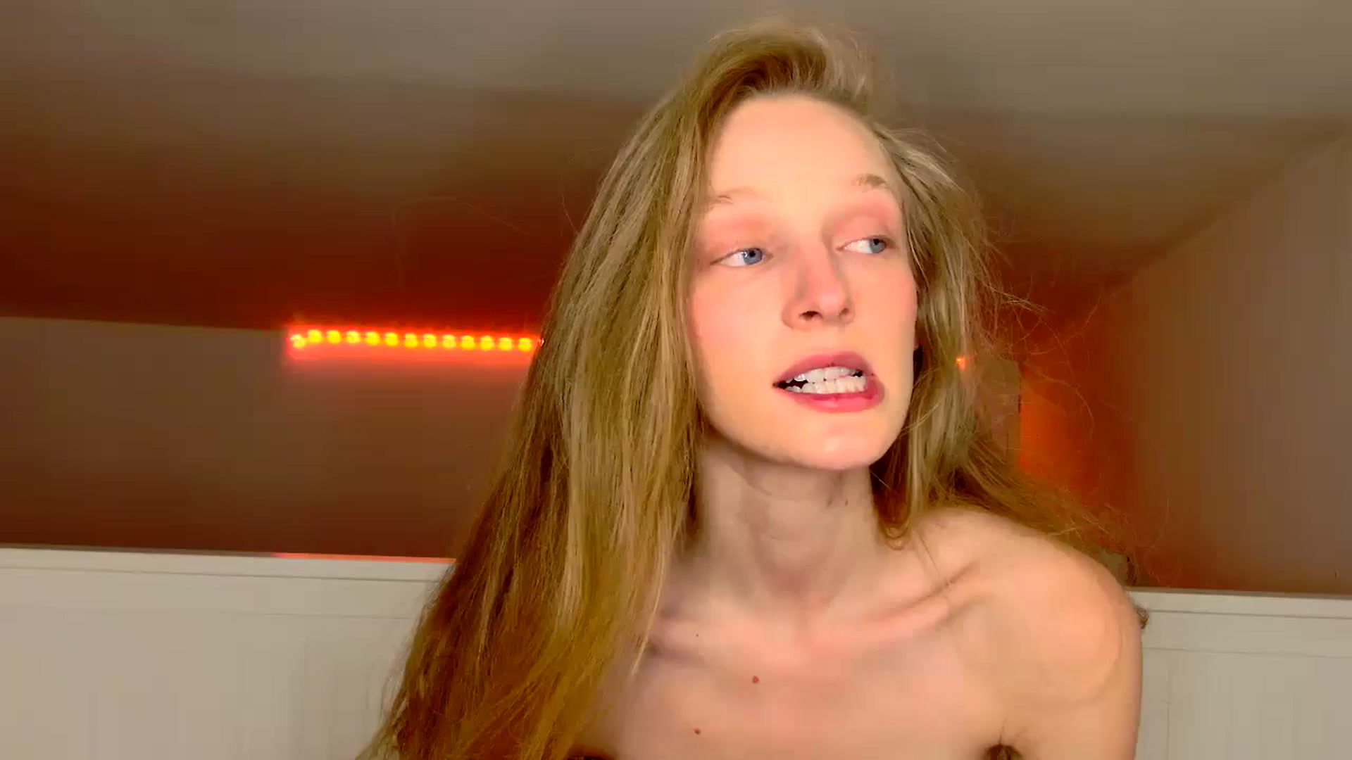 Gallery image thumbnail from Kinkywander's myfreecams stream on, 10/26/2024, 20:33 image 18 of 20