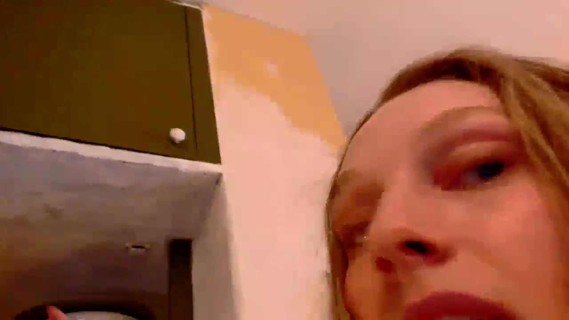 Gallery image thumbnail from Kinkywander's myfreecams stream on, 11/02/2024, 15:10 image 11 of 20