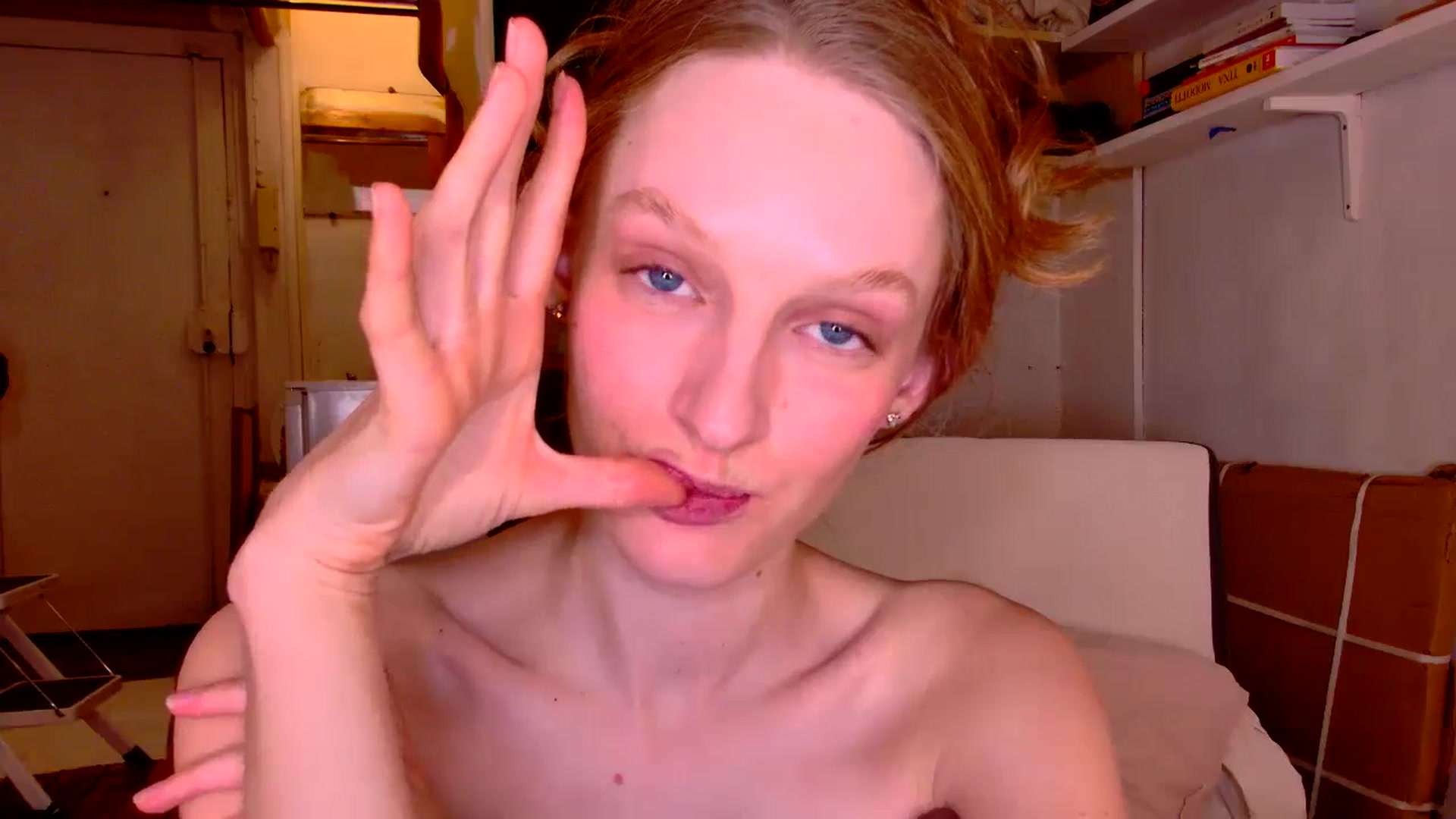 Gallery image thumbnail from Kinkywander's myfreecams stream on, 11/02/2024, 20:35 image 12 of 20