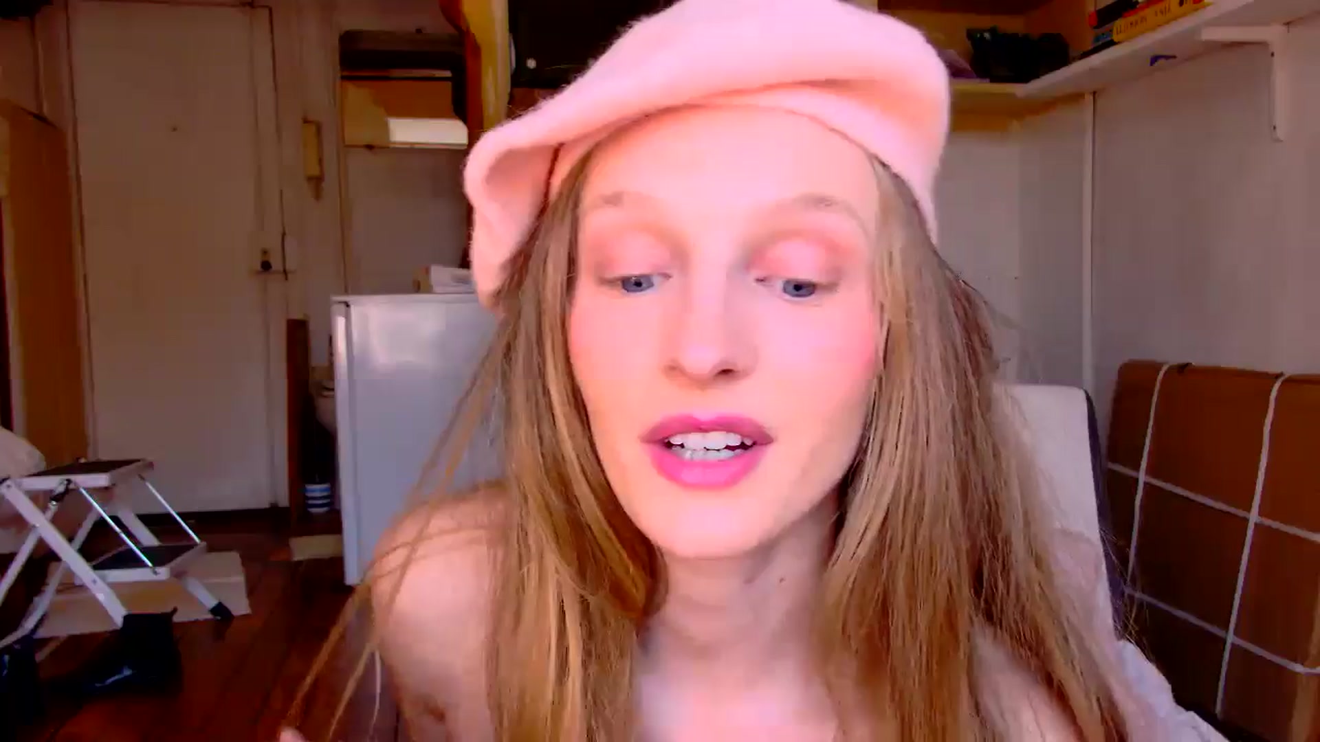 Gallery image thumbnail from Kinkywander's myfreecams stream on, 11/03/2024, 16:12 image 14 of 20