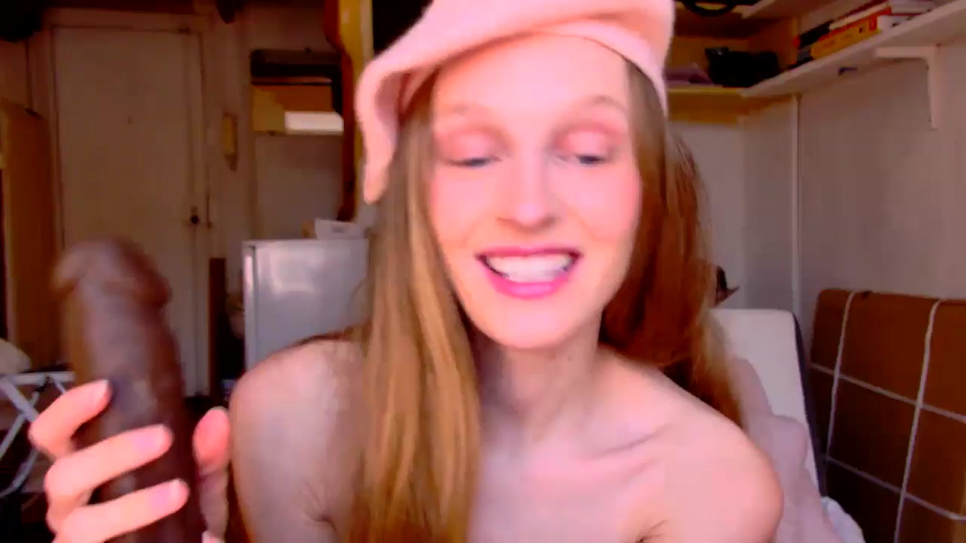 Gallery image thumbnail from Kinkywander's myfreecams stream on, 11/03/2024, 16:12 image 17 of 20