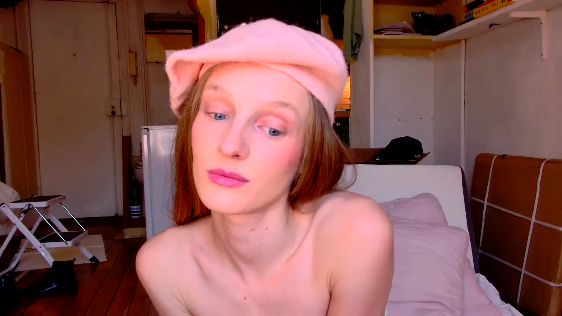 Gallery image thumbnail from Kinkywander's myfreecams stream on, 11/03/2024, 16:12 image 16 of 20